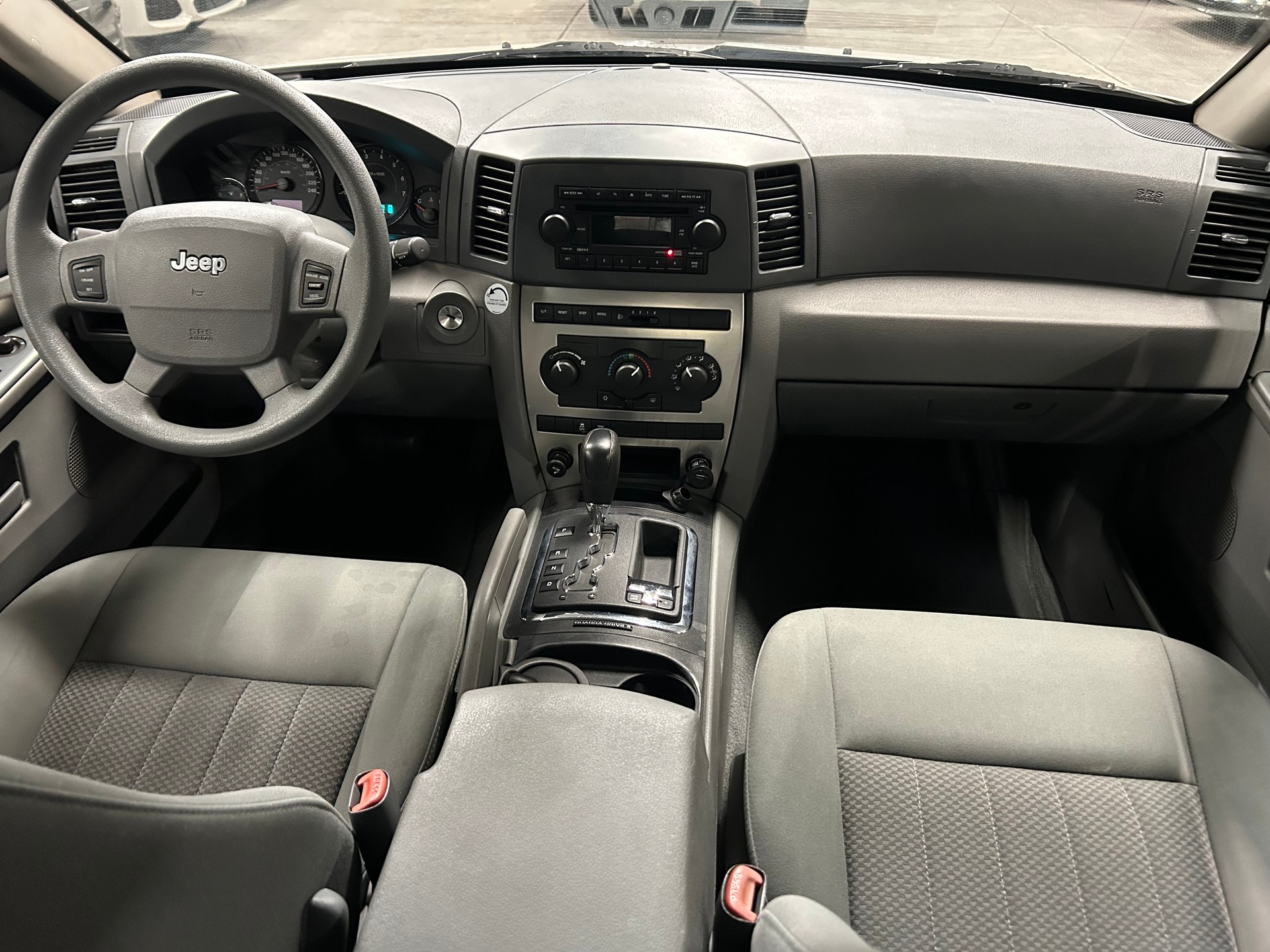 JEEP Grand Cherokee 4.7 V8 Laredo Automatic-image-15