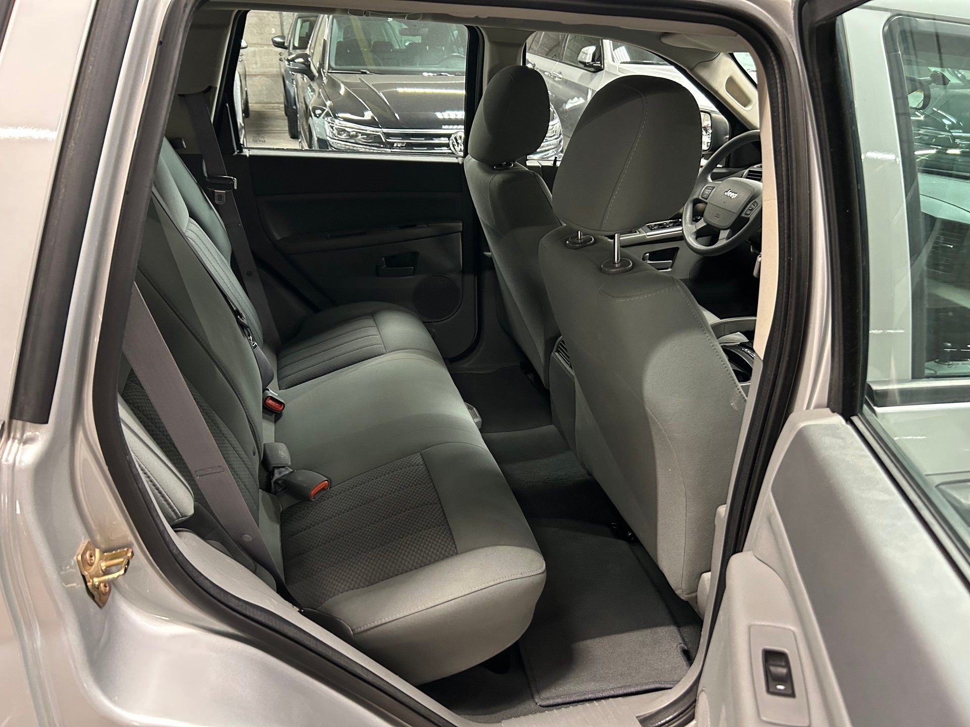 JEEP Grand Cherokee 4.7 V8 Laredo Automatic-image-14