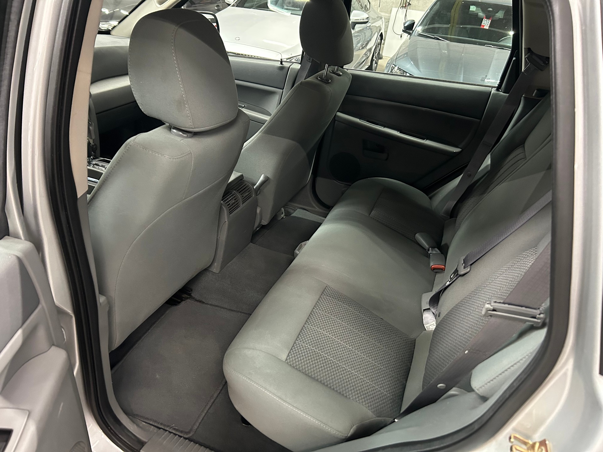JEEP Grand Cherokee 4.7 V8 Laredo Automatic-image-13