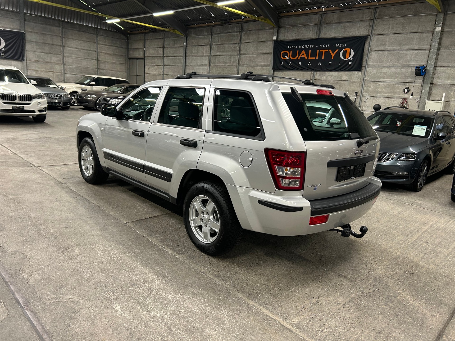 JEEP Grand Cherokee 4.7 V8 Laredo Automatic-image-5