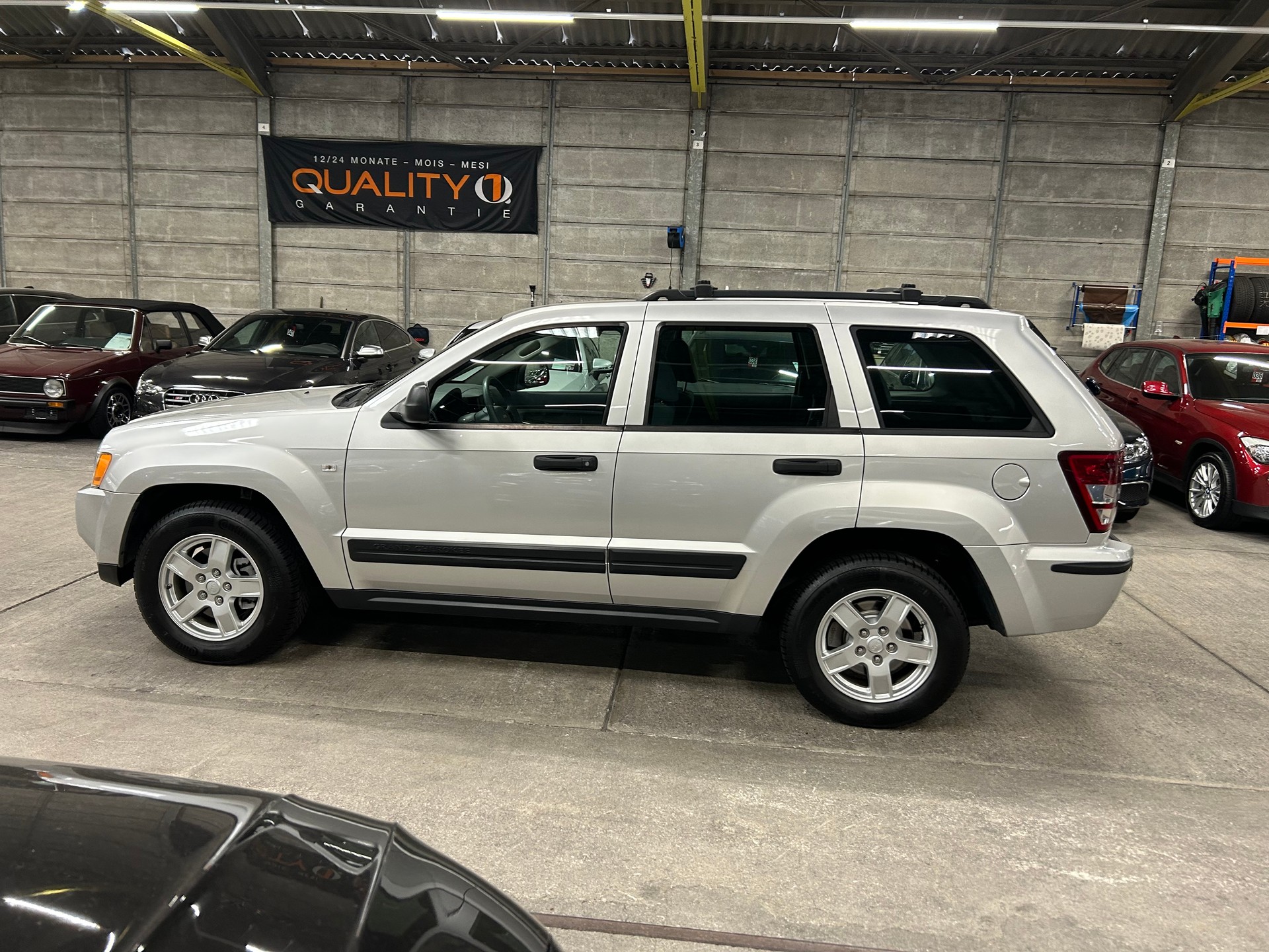 JEEP Grand Cherokee 4.7 V8 Laredo Automatic-image-6