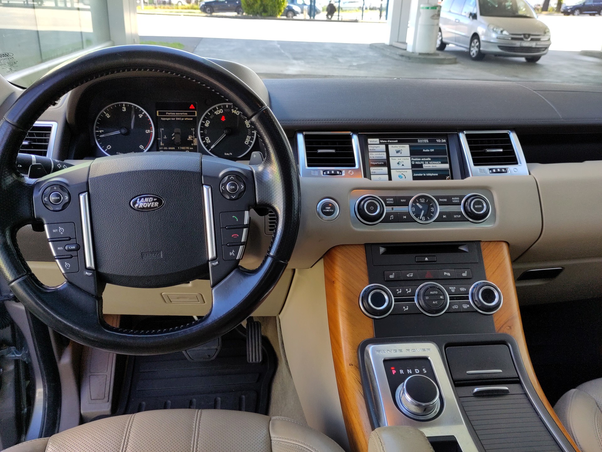 LAND ROVER Range Rover Sport 3.0 TDV6 HSE Automatic-image-10