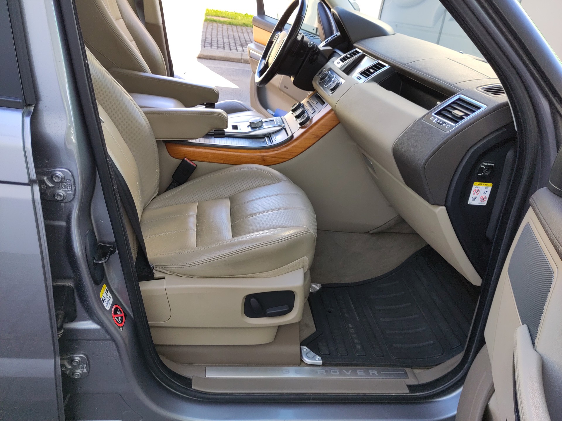 LAND ROVER Range Rover Sport 3.0 TDV6 HSE Automatic-image-11