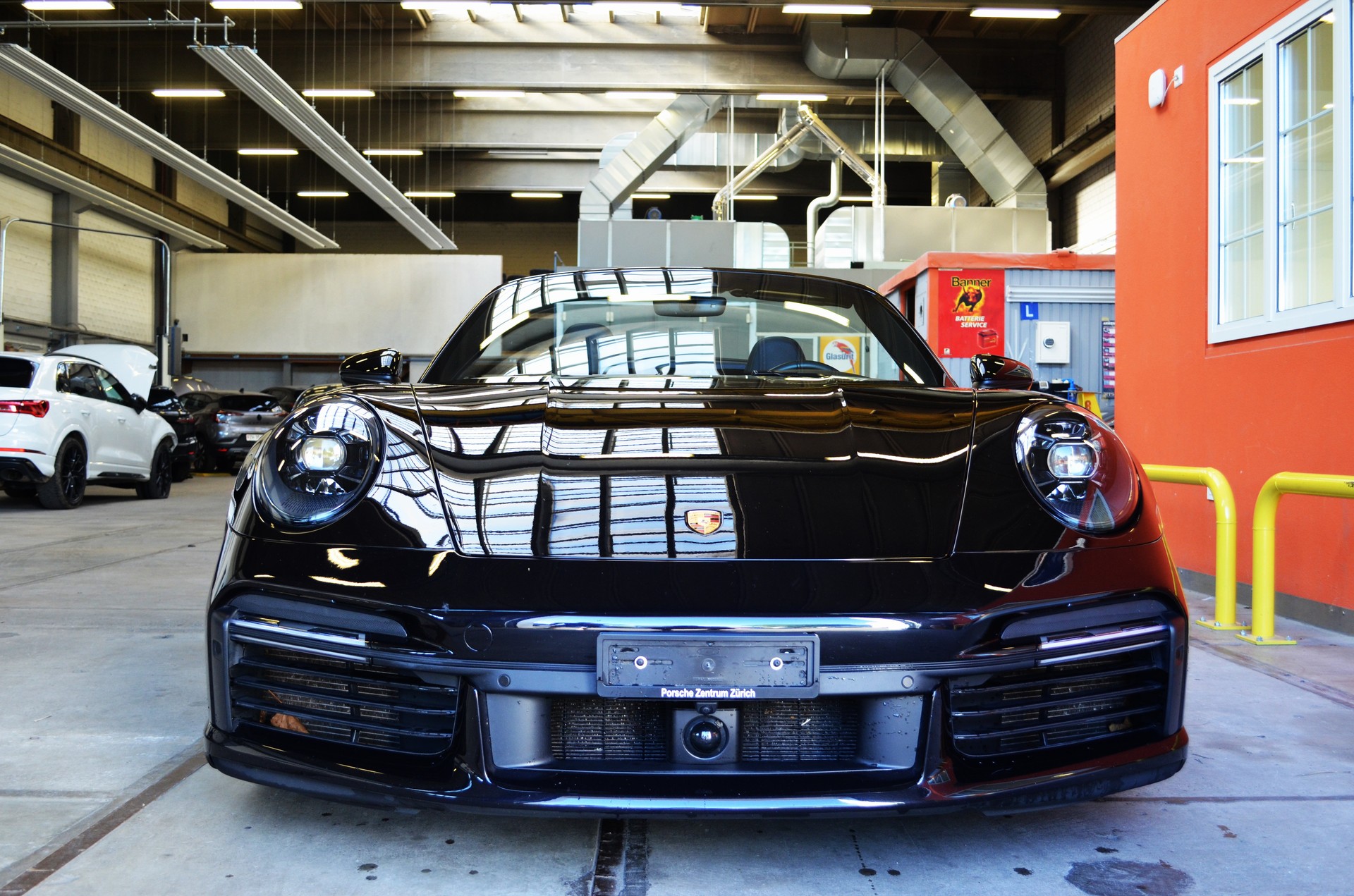PORSCHE 911 Turbo S Cabriolet PDK-image-1