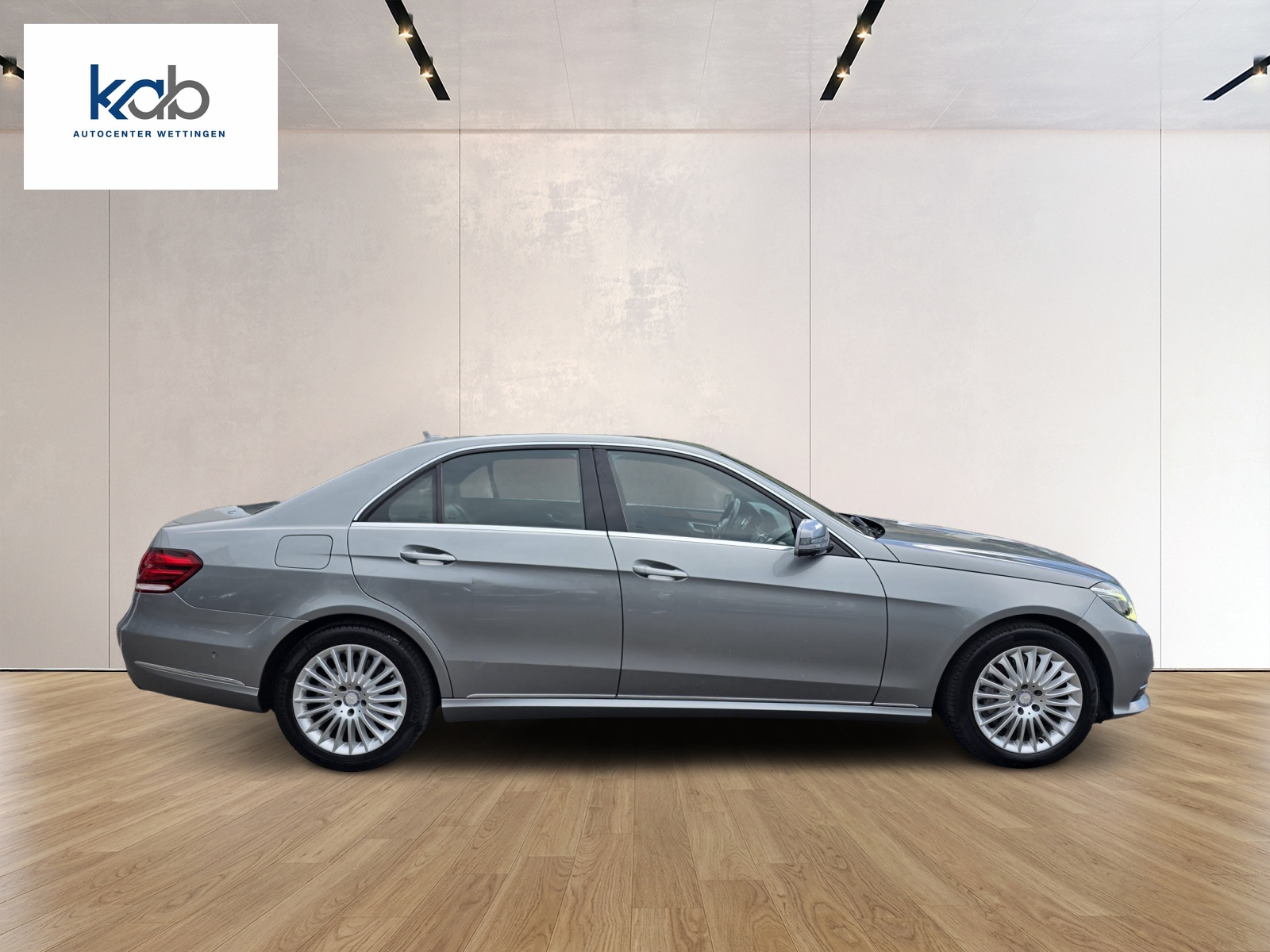 MERCEDES-BENZ E 400 4Matic 7G-Tronic-image-7