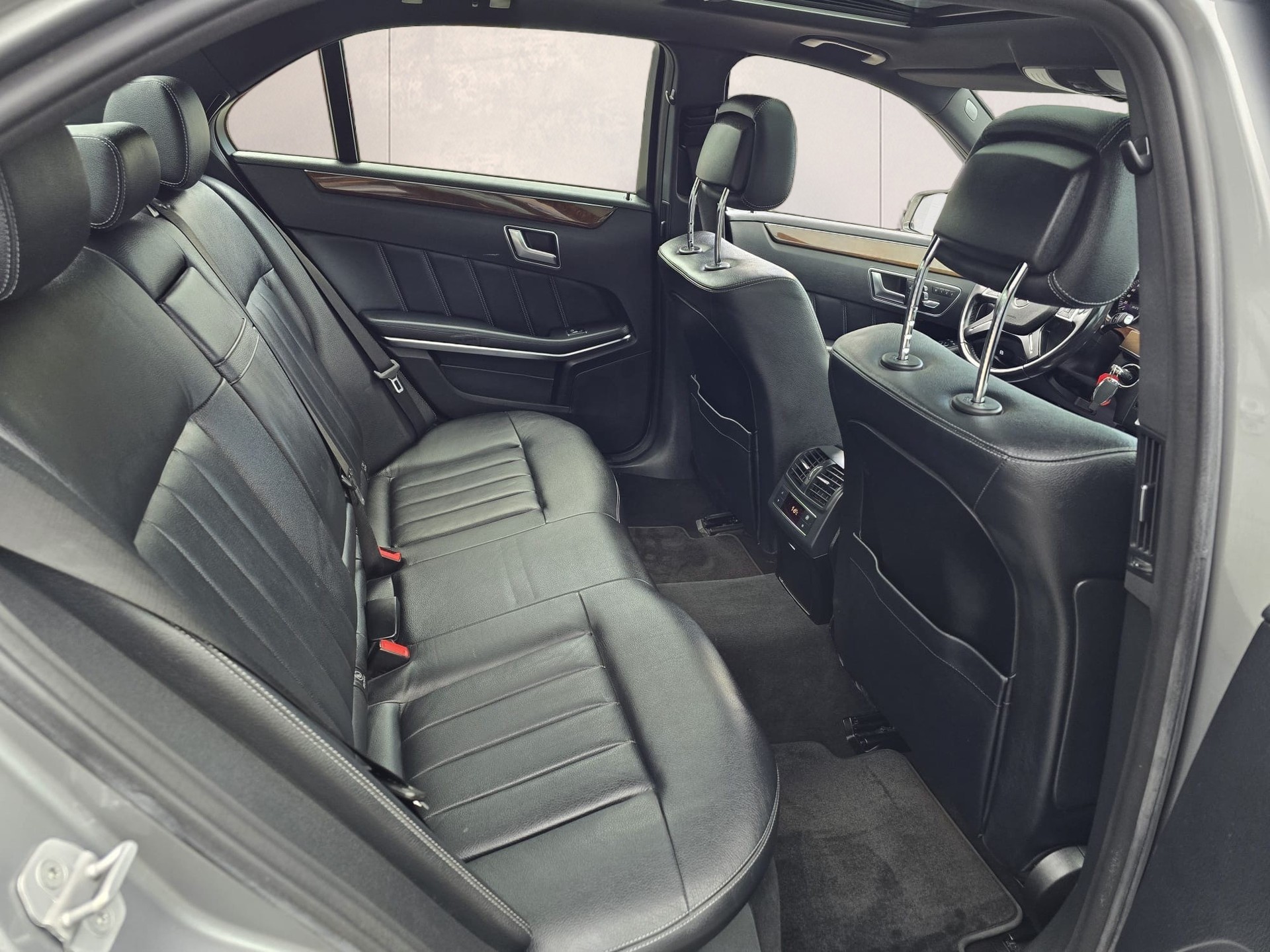 MERCEDES-BENZ E 400 4Matic 7G-Tronic-image-20