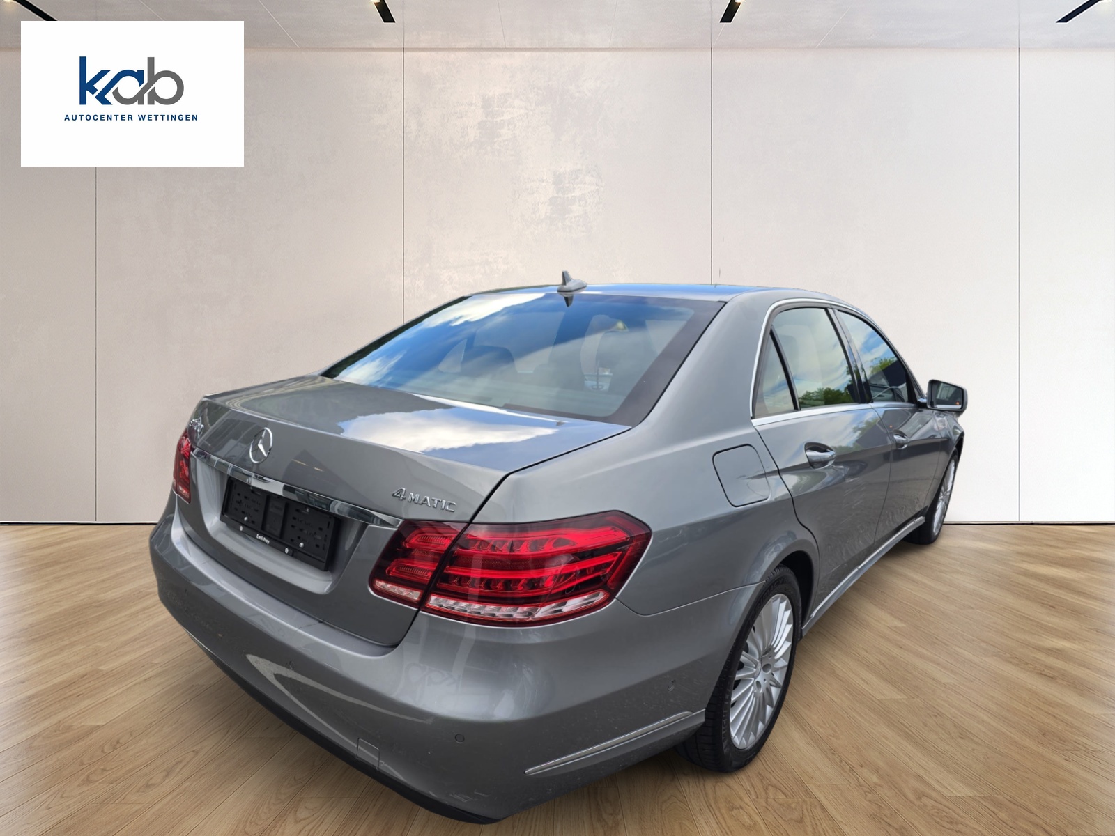 MERCEDES-BENZ E 400 4Matic 7G-Tronic-image-4