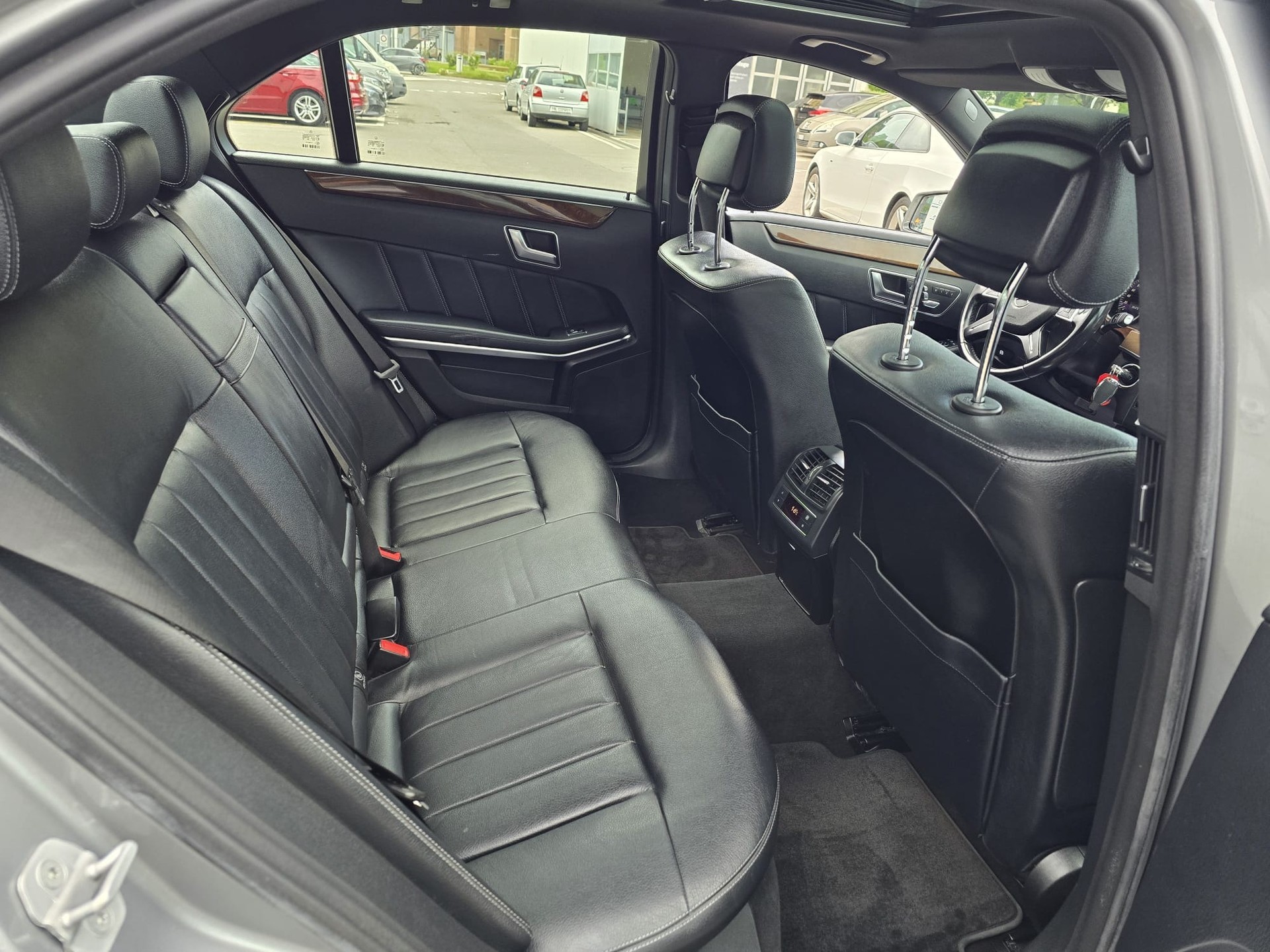 MERCEDES-BENZ E 400 4Matic 7G-Tronic-image-20