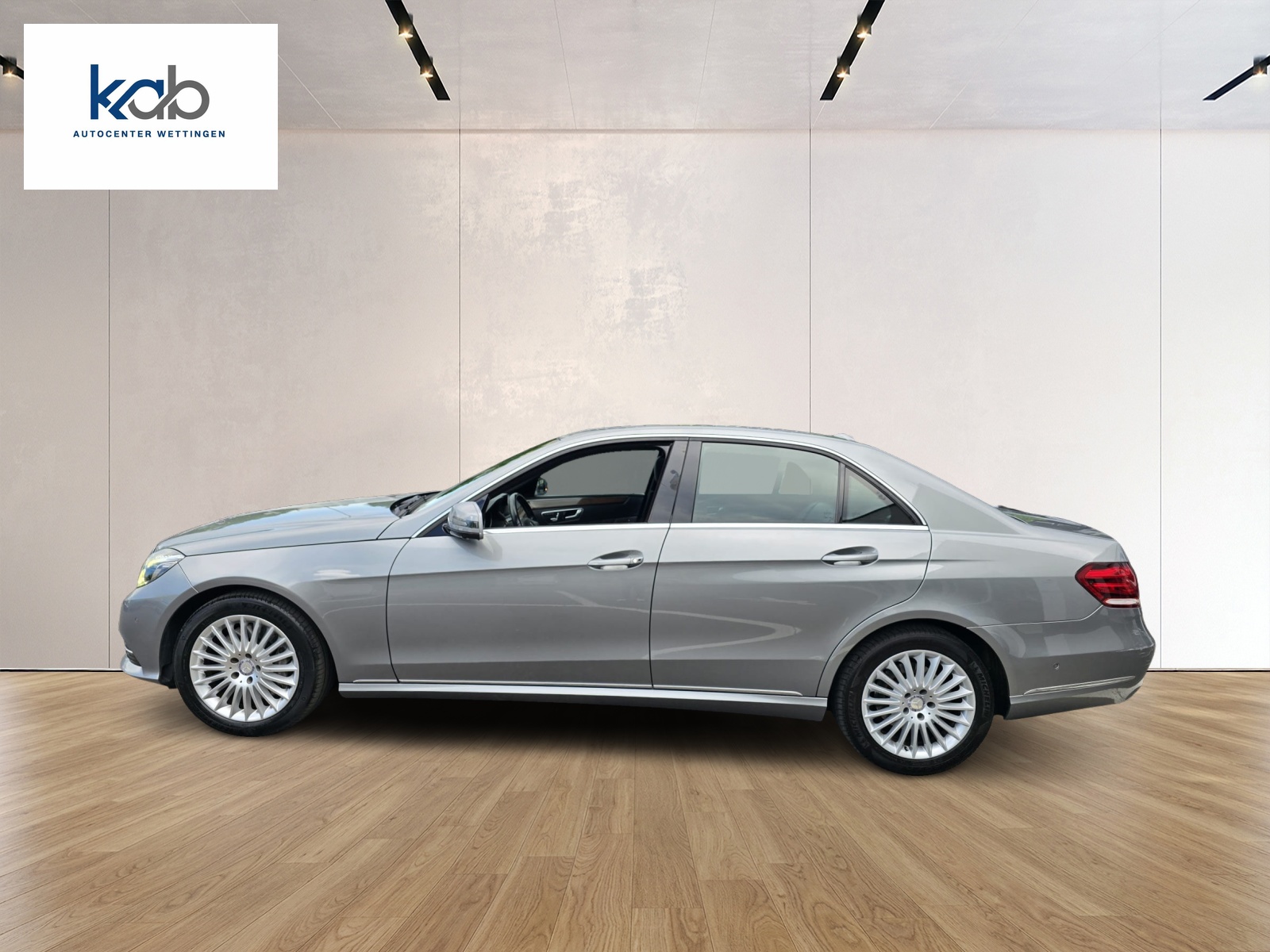 MERCEDES-BENZ E 400 4Matic 7G-Tronic-image-6