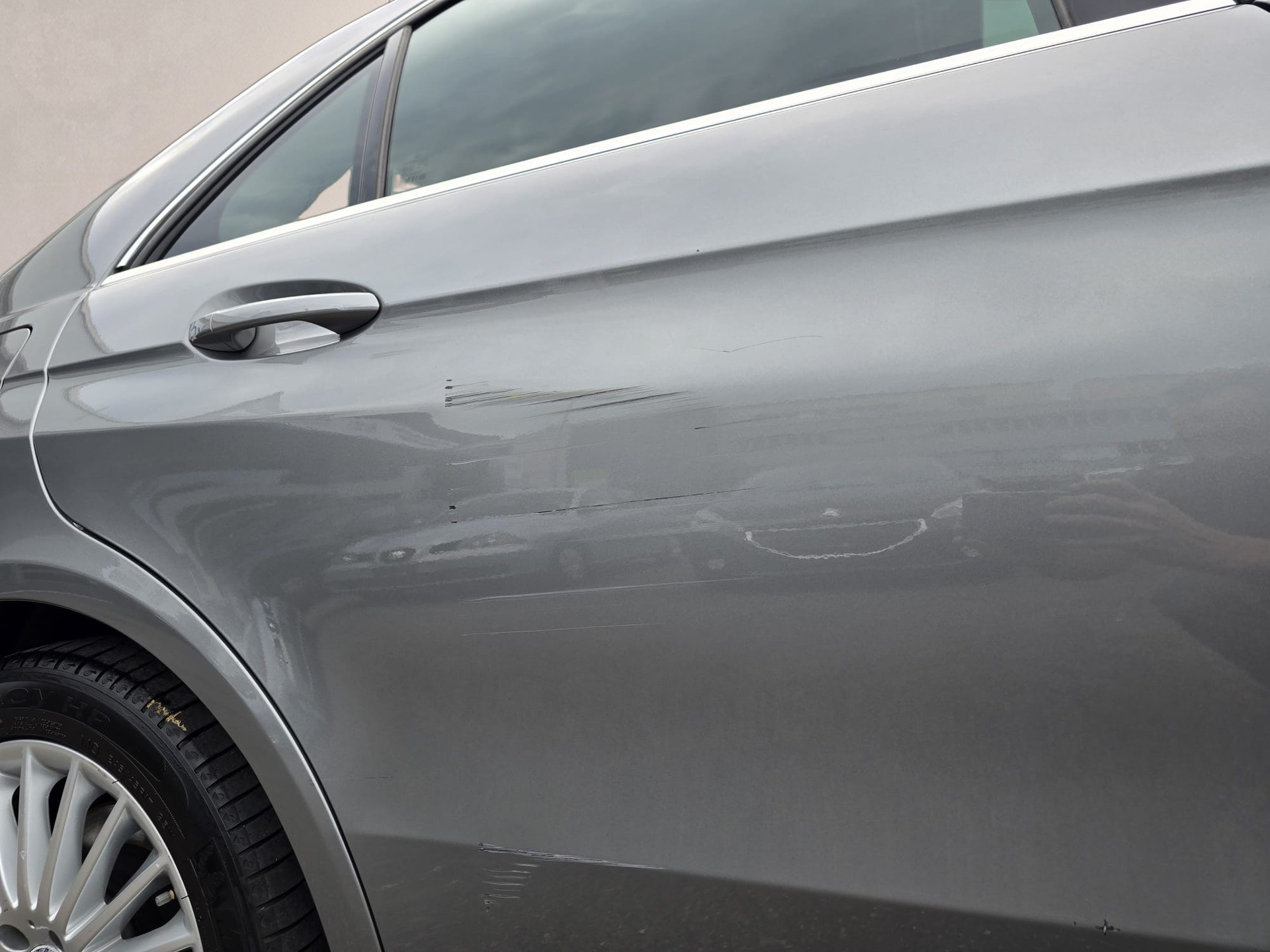 MERCEDES-BENZ E 400 4Matic 7G-Tronic-image-10