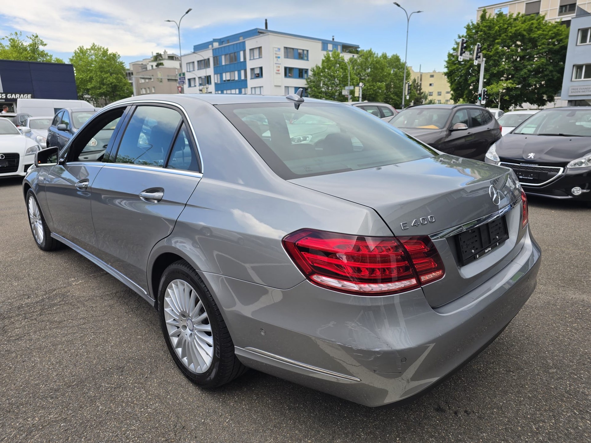 MERCEDES-BENZ E 400 4Matic 7G-Tronic-image-5