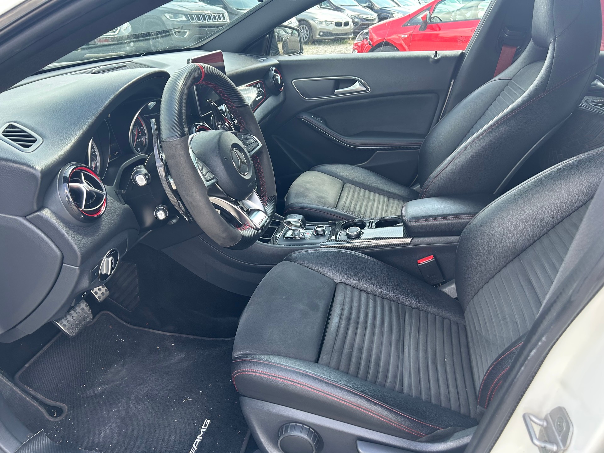 MERCEDES-BENZ CLA 45 AMG 4Matic Speedshift-image-9