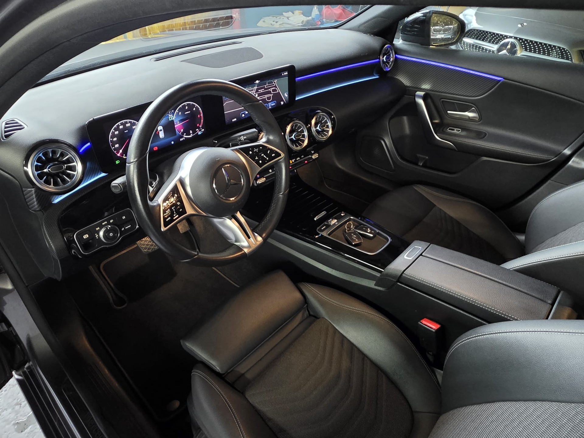 MERCEDES-BENZ A 180 d Progressive 8G-DCT Facelift Panorama Dach-image-6
