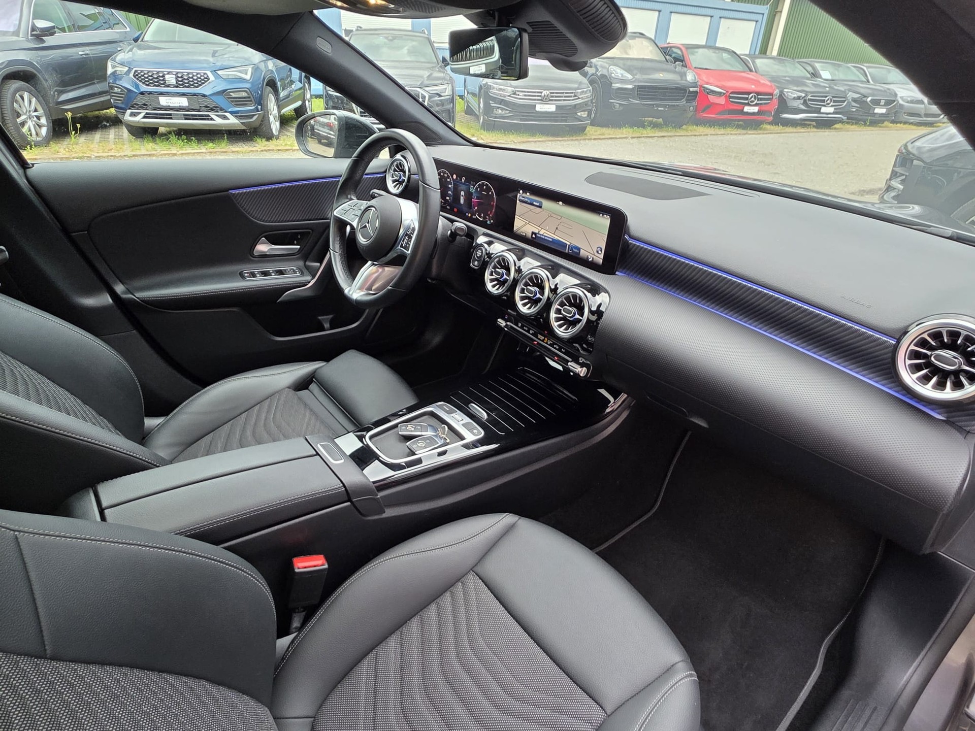 MERCEDES-BENZ A 180 d Progressive 8G-DCT Facelift Panorama Dach-image-9