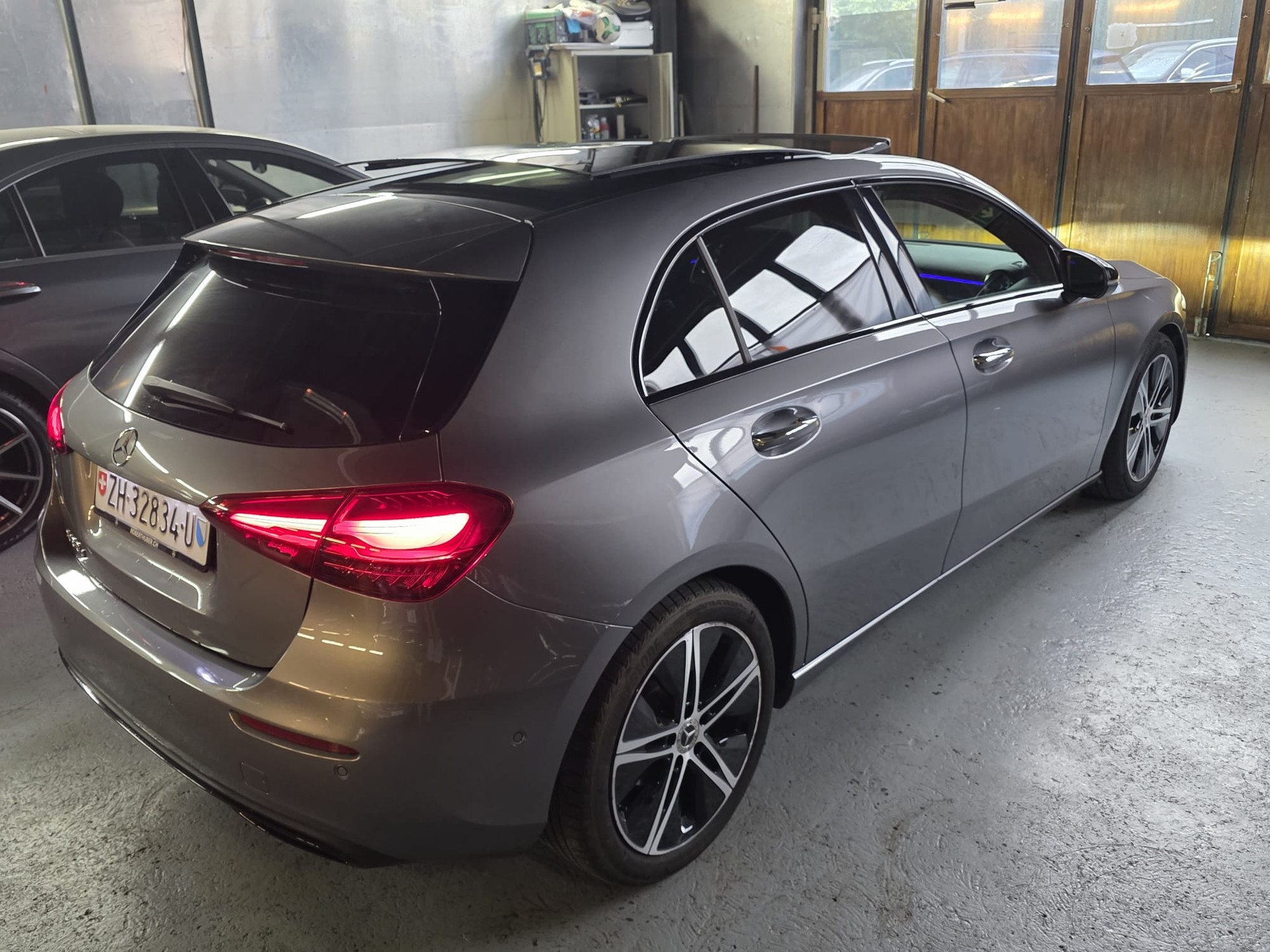 MERCEDES-BENZ A 180 d Progressive 8G-DCT Facelift Panorama Dach-image-2