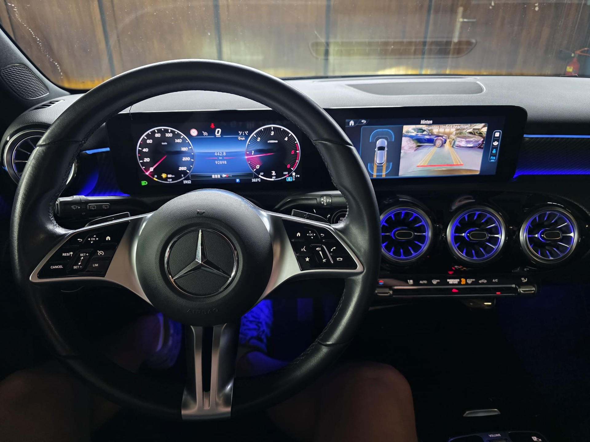 MERCEDES-BENZ A 180 d Progressive 8G-DCT Facelift Panorama Dach-image-8