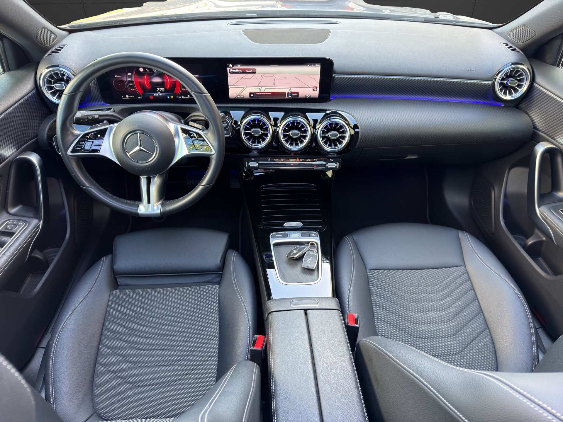 MERCEDES-BENZ A 180 d Progressive 8G-DCT Facelift Panorama Dach-image-7