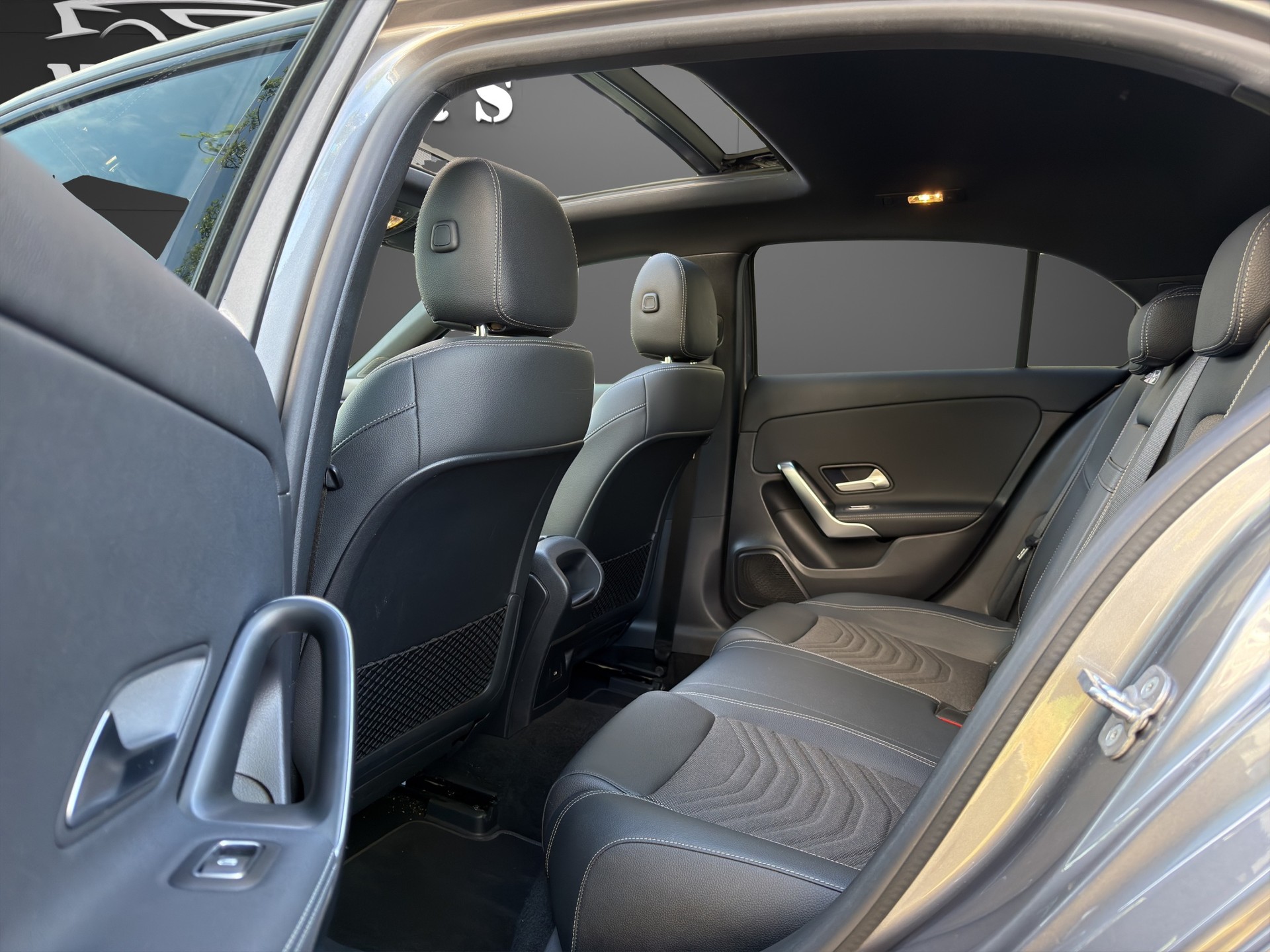 MERCEDES-BENZ A 180 d Progressive 8G-DCT Facelift Panorama Dach-image-11