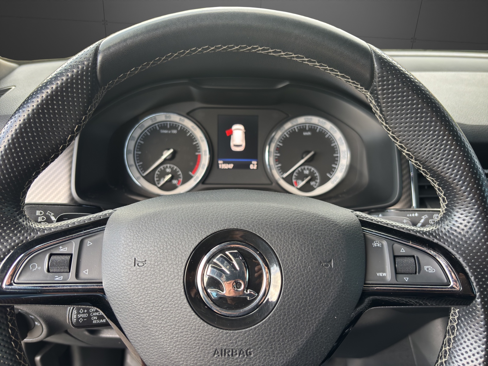SKODA Kodiaq 2.0 TDI CR Sport Line 4x4 DSG-image-5