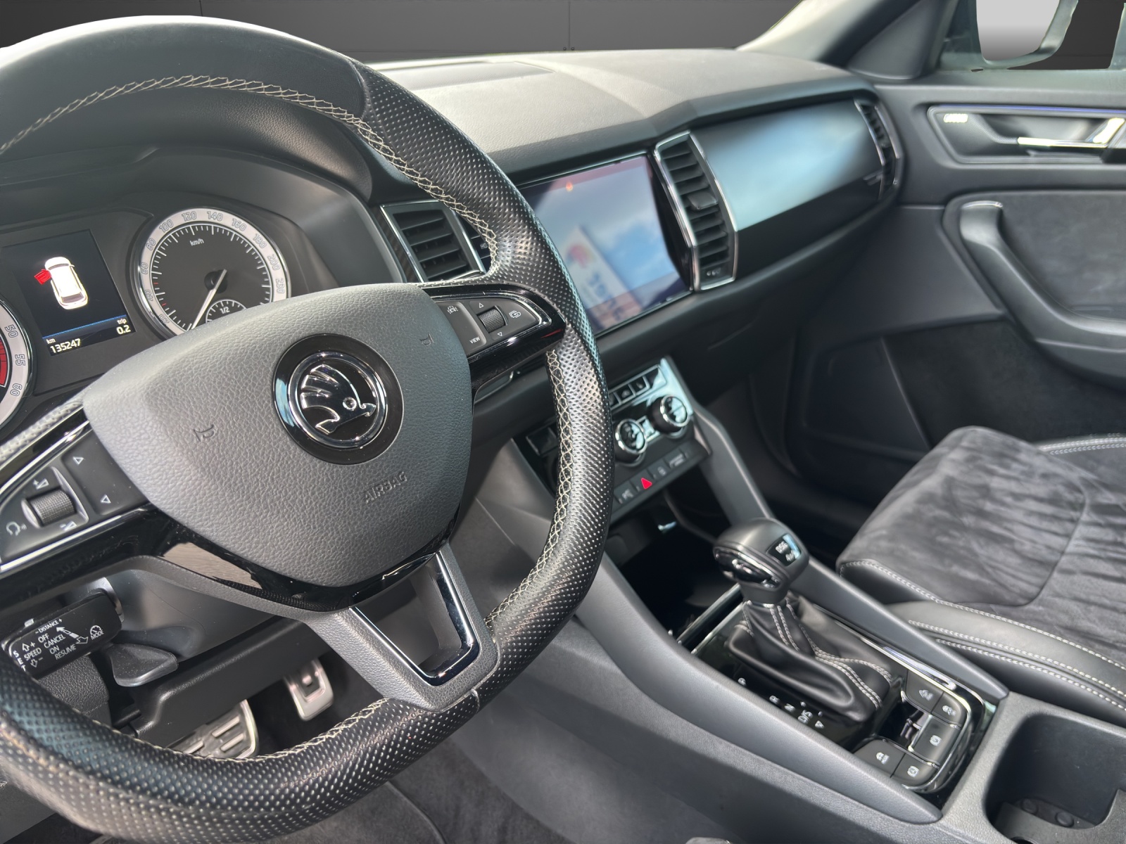 SKODA Kodiaq 2.0 TDI CR Sport Line 4x4 DSG-image-3