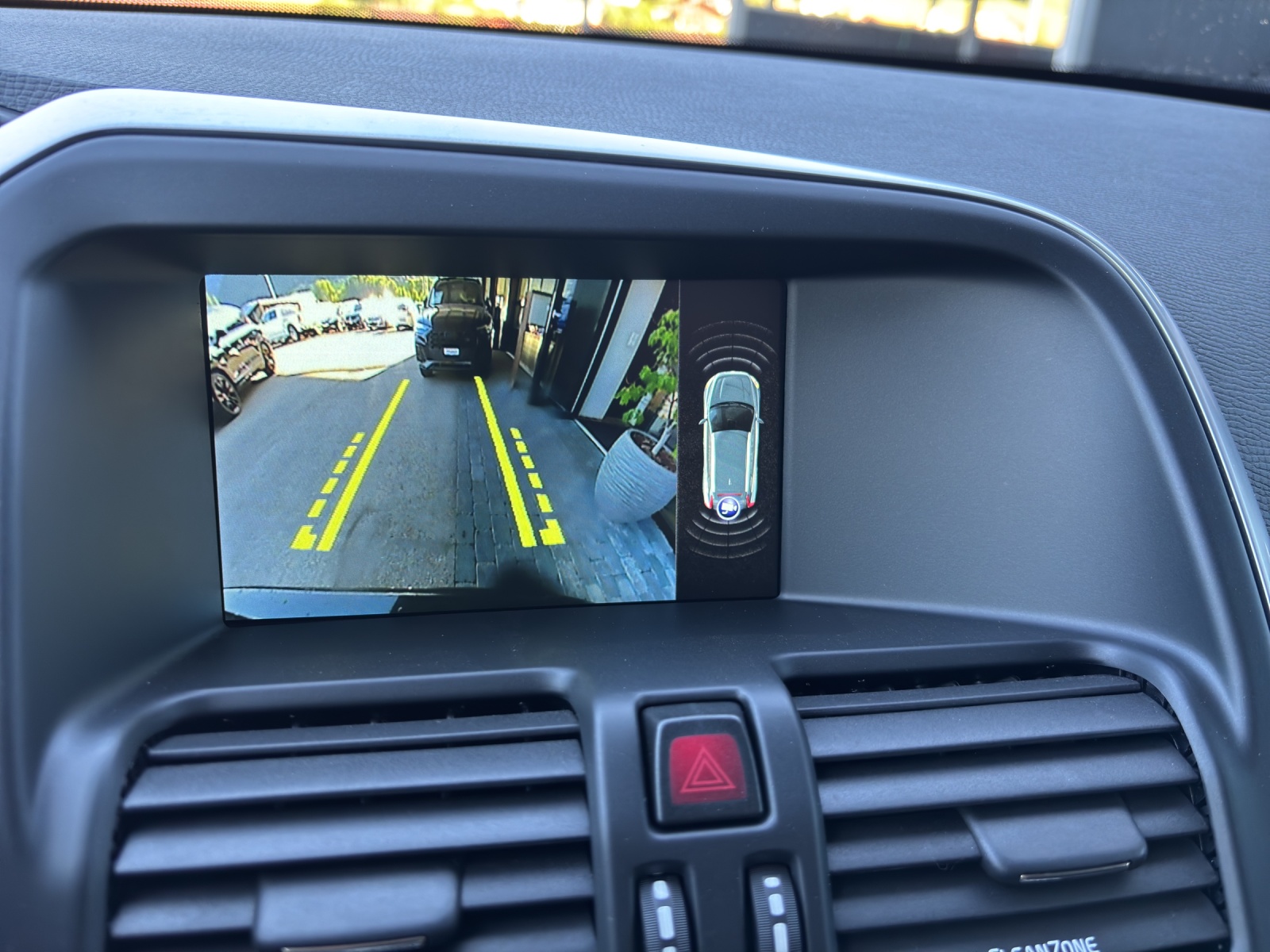 VOLVO XC60 T5 AWD Momentum Geartronic-image-8