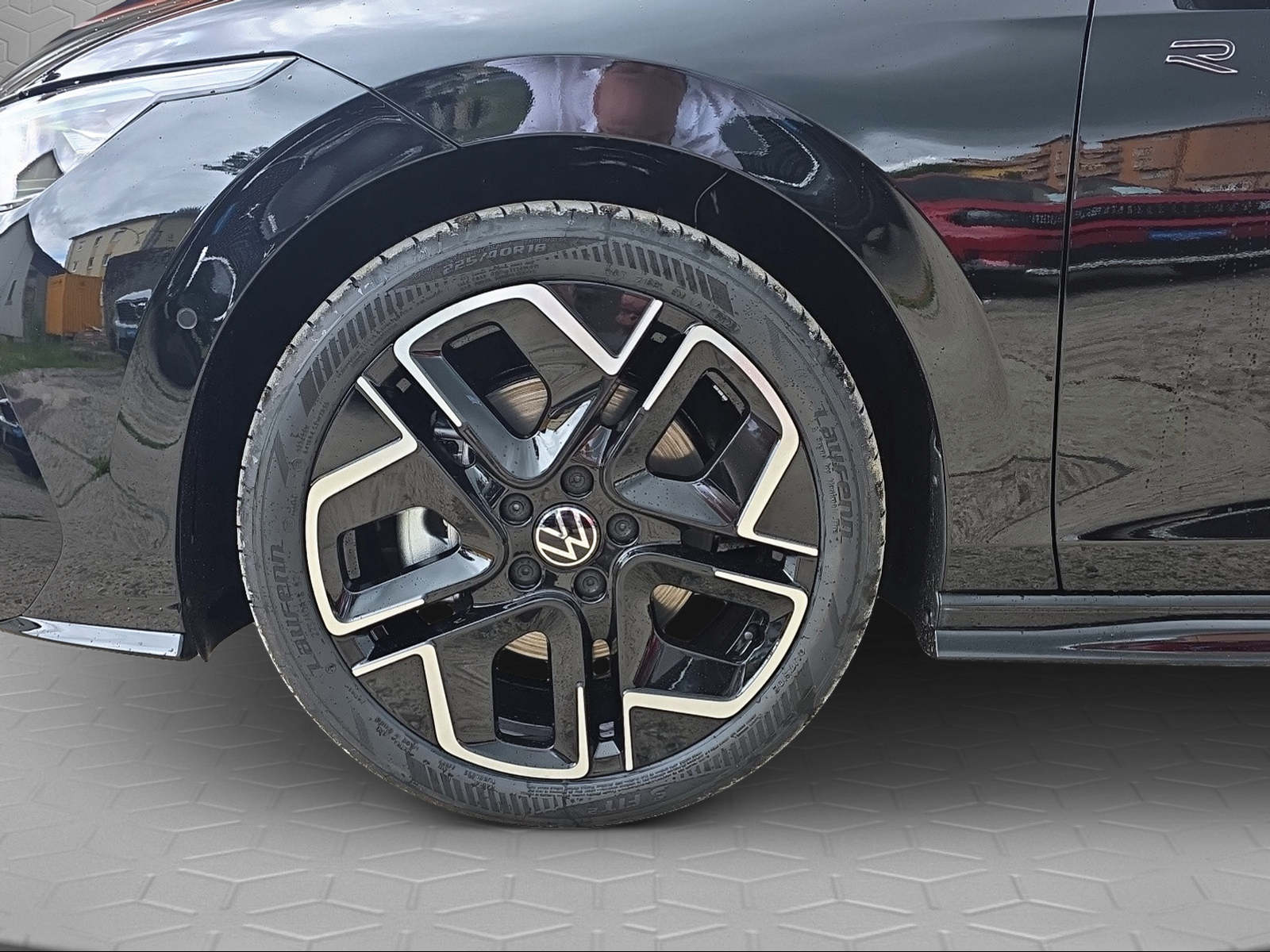VW Golf 2.0 TSI R-Line DSG 4 Motion-image-5