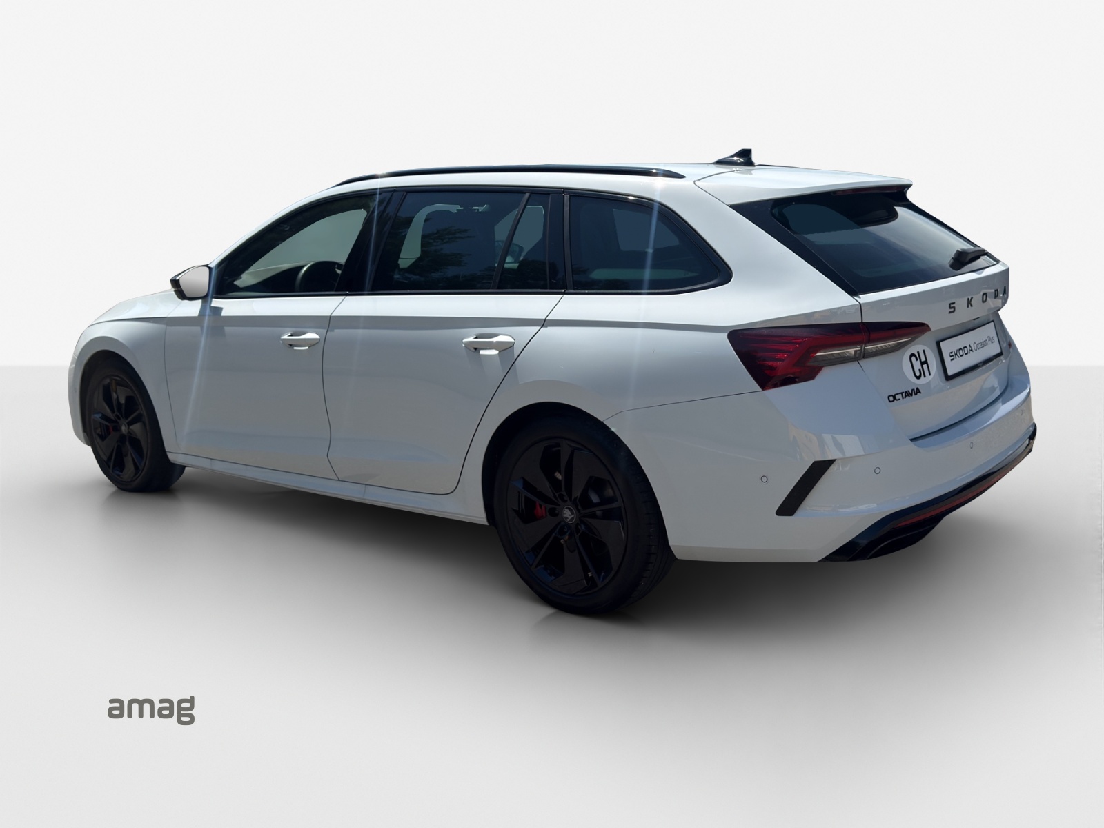 SKODA Octavia Combi 2.0 TSI DSG RS-image-2