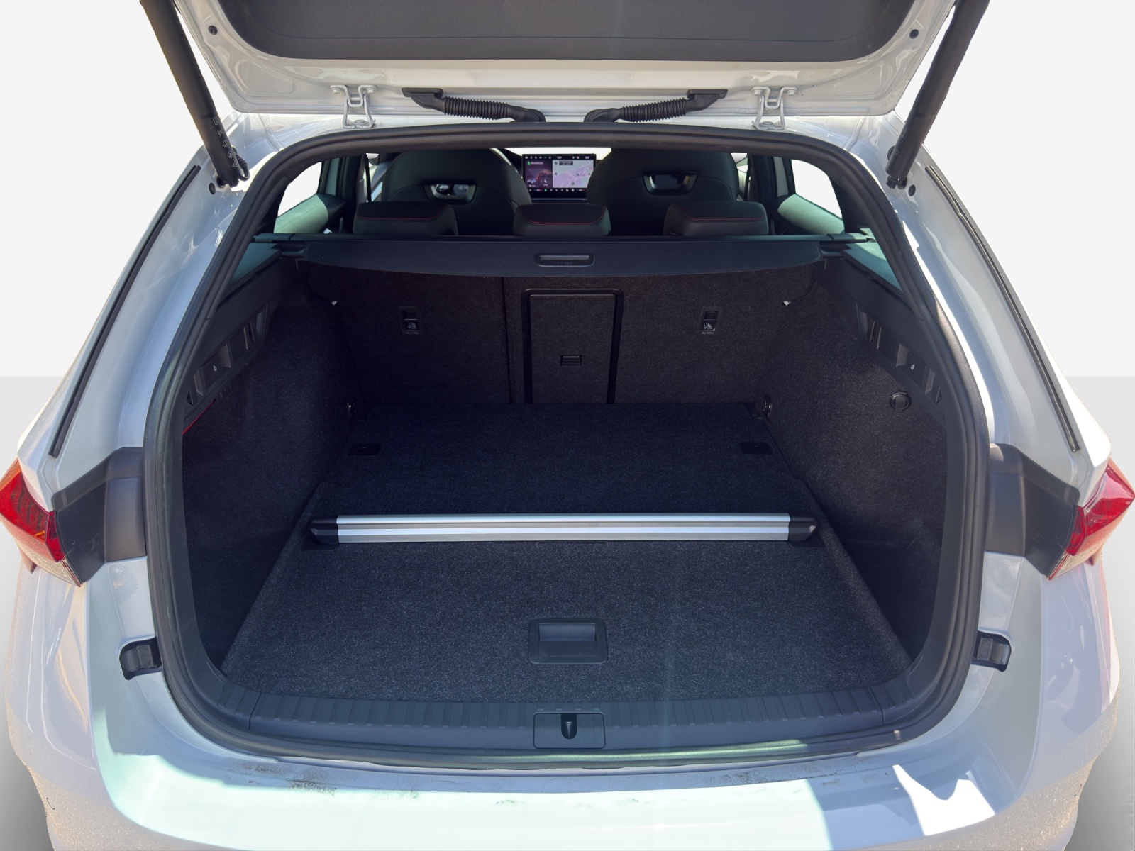 SKODA Octavia Combi 2.0 TSI DSG RS-image-12