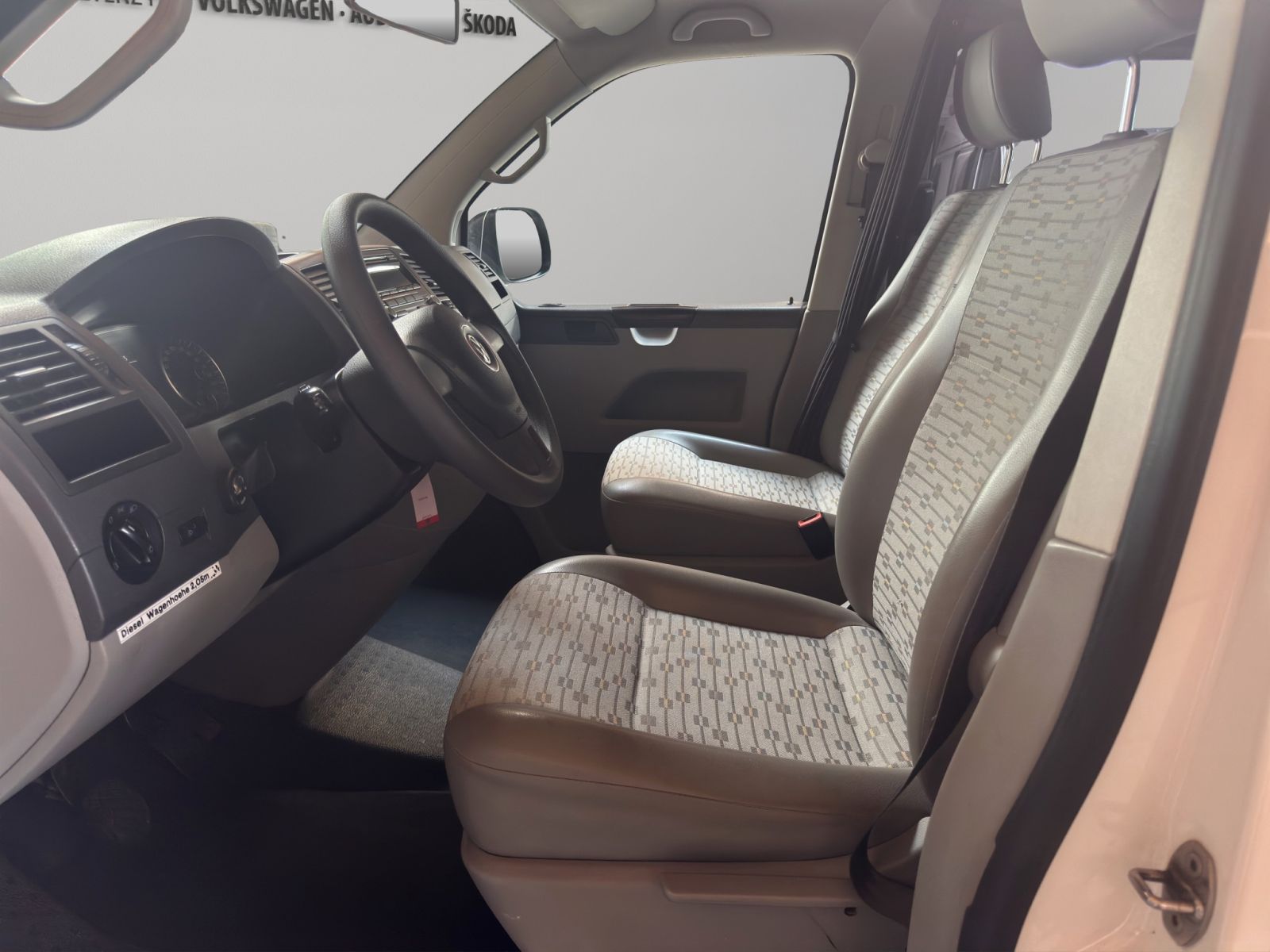 VW T5 Kaw. 3000 2.0 TDI 140 BMT 4m-image-8