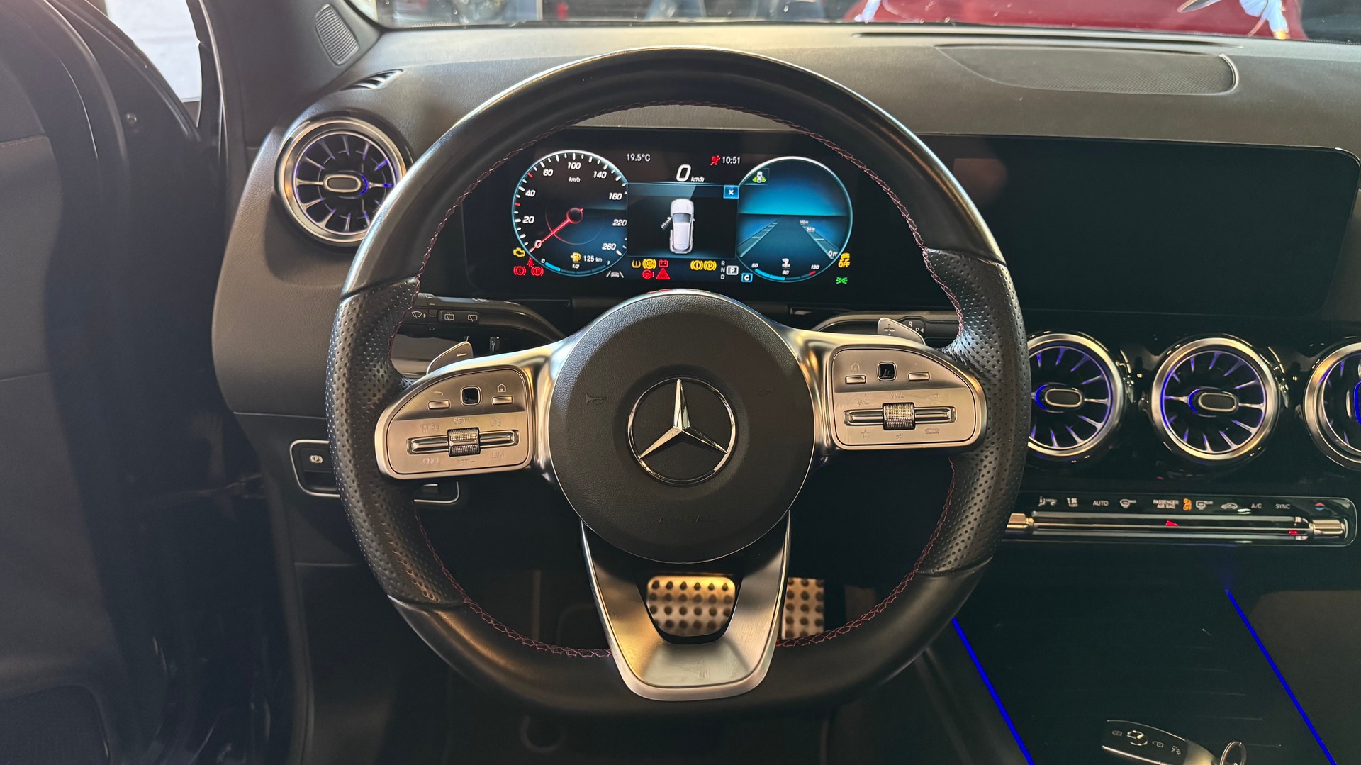 MERCEDES-BENZ GLA 250 4Matic AMG Line 8G-DCT-image-9