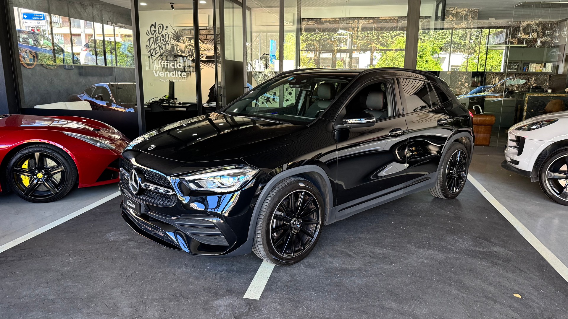 MERCEDES-BENZ GLA 250 4Matic AMG Line 8G-DCT-image-0
