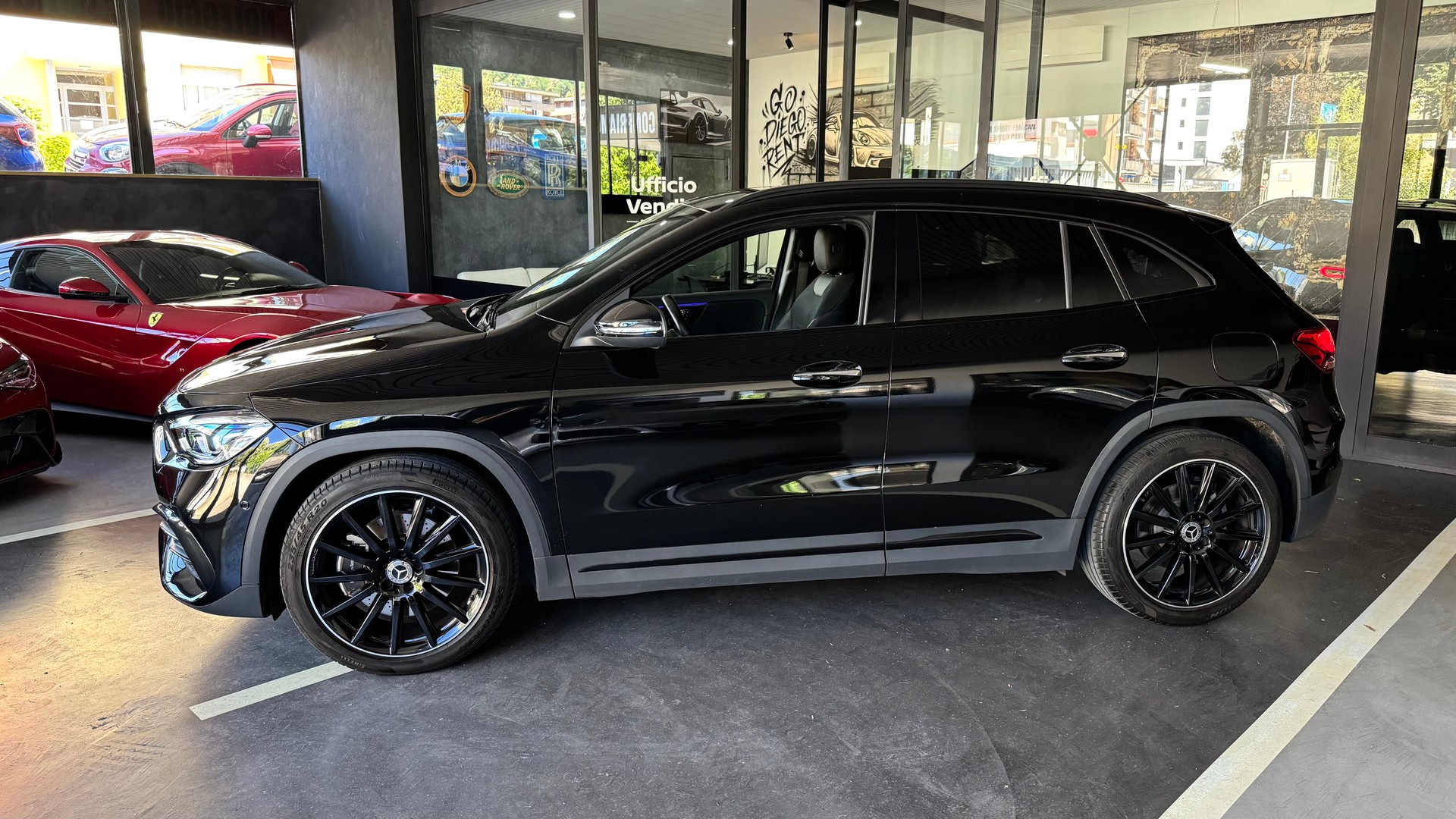 MERCEDES-BENZ GLA 250 4Matic AMG Line 8G-DCT-image-2