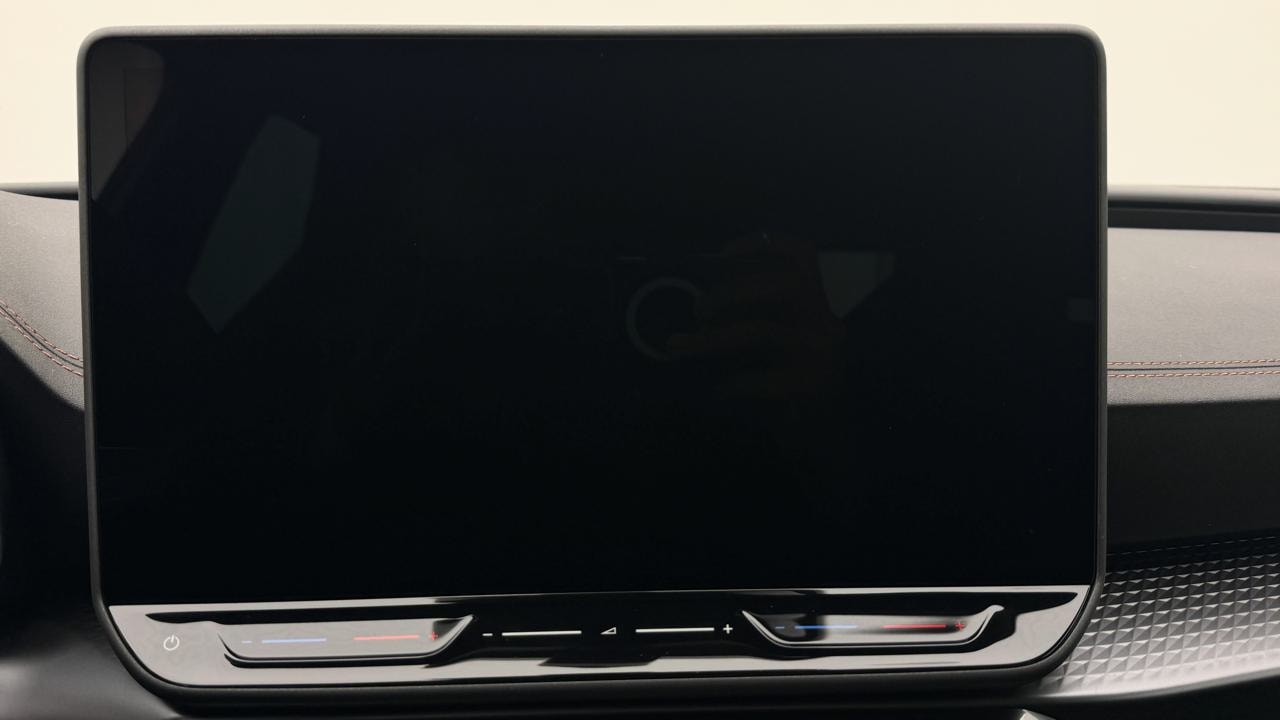 CUPRA LEON ST 1.5 e-HYBRID pHEV VZ Black Edition-image-7