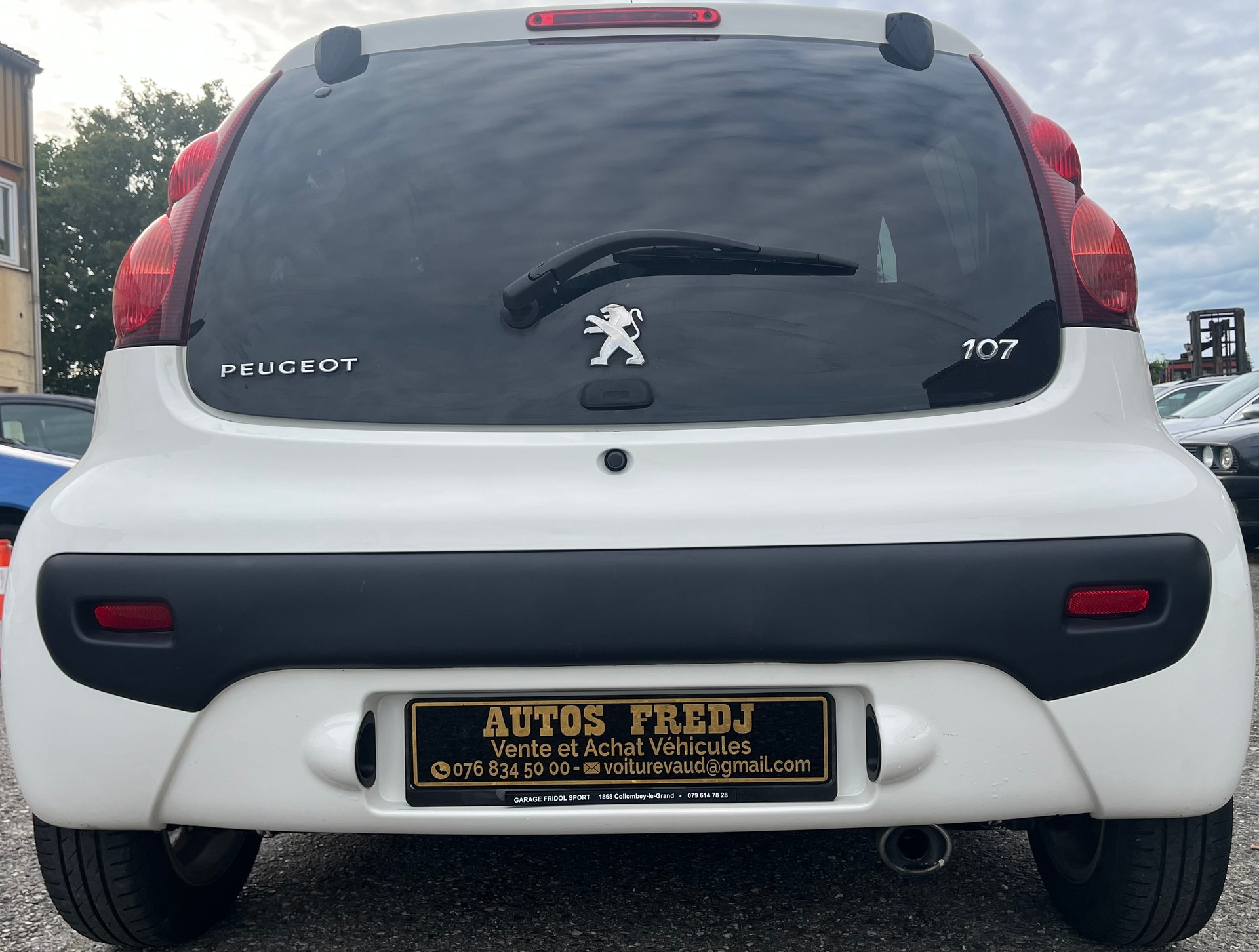 PEUGEOT 107 1.0 Swiss Edition BMP5-image-5