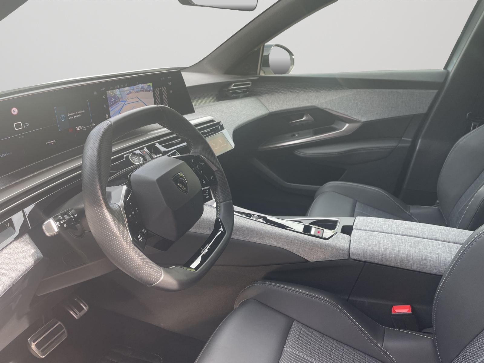 PEUGEOT 5008 1.2 Hybrid 145 GT-image-4