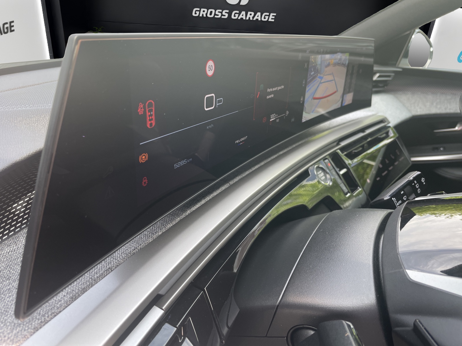 PEUGEOT 5008 1.2 Hybrid 145 GT-image-13