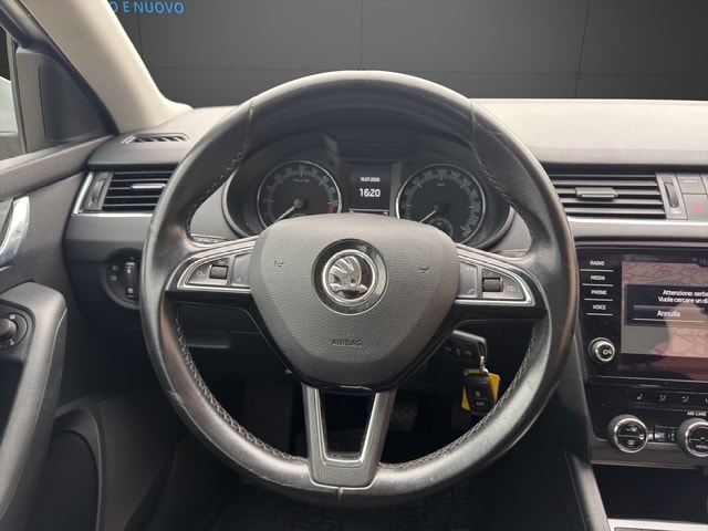 SKODA Octavia Combi 2.0 TDI Style DSG-image-7