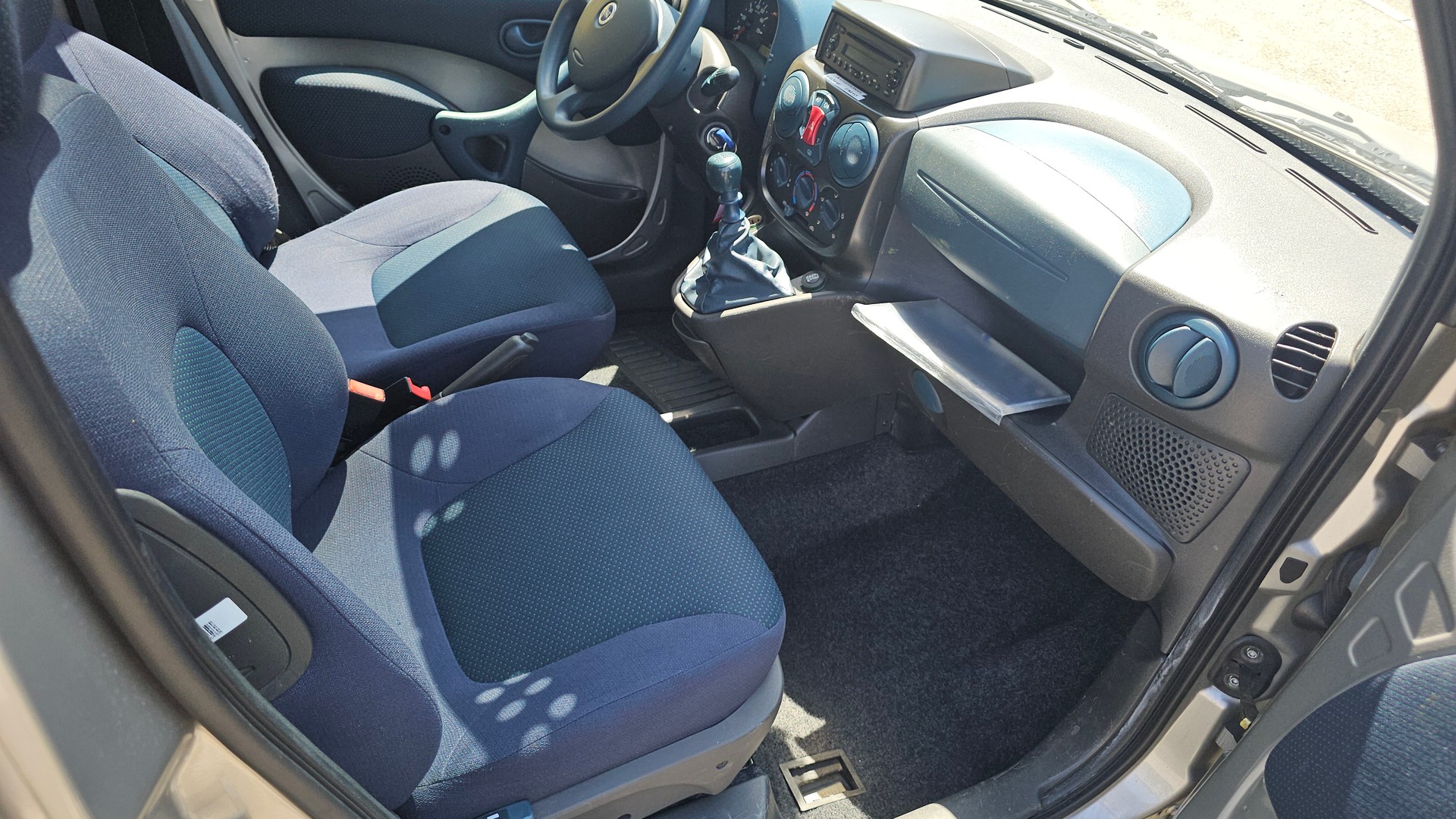 FIAT Doblo 1.6 ELX-image-9