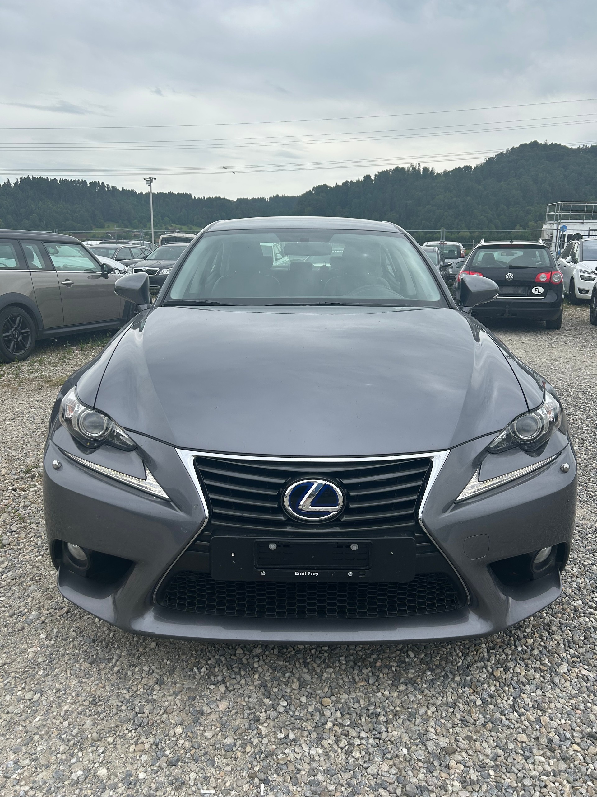 LEXUS IS 300h Automatic-image-1