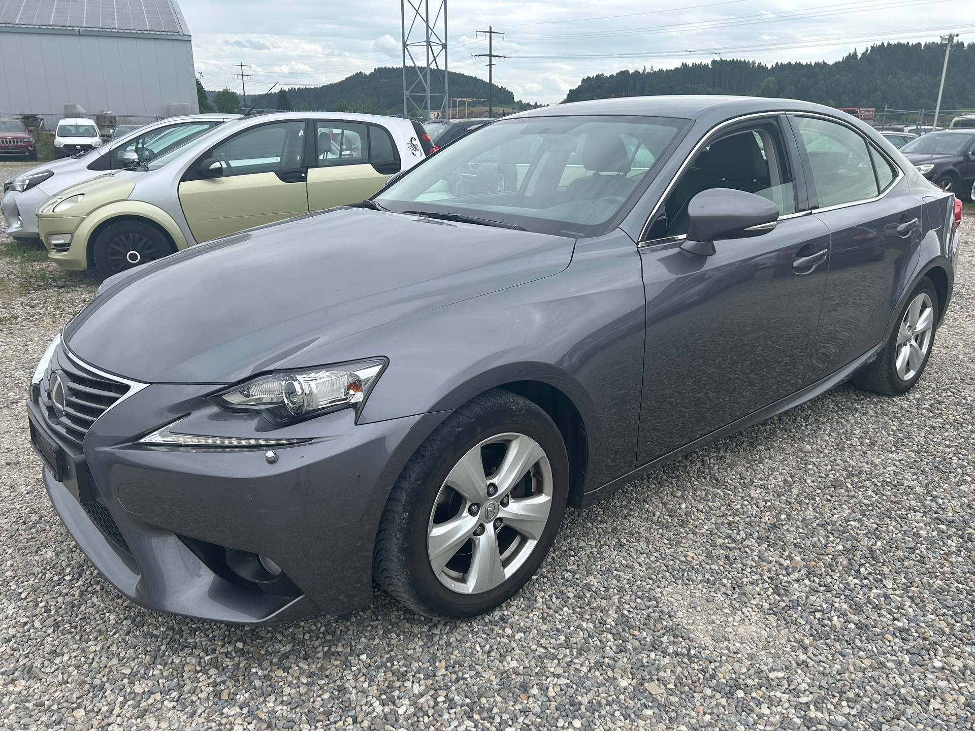 LEXUS IS 300h Automatic-image-0