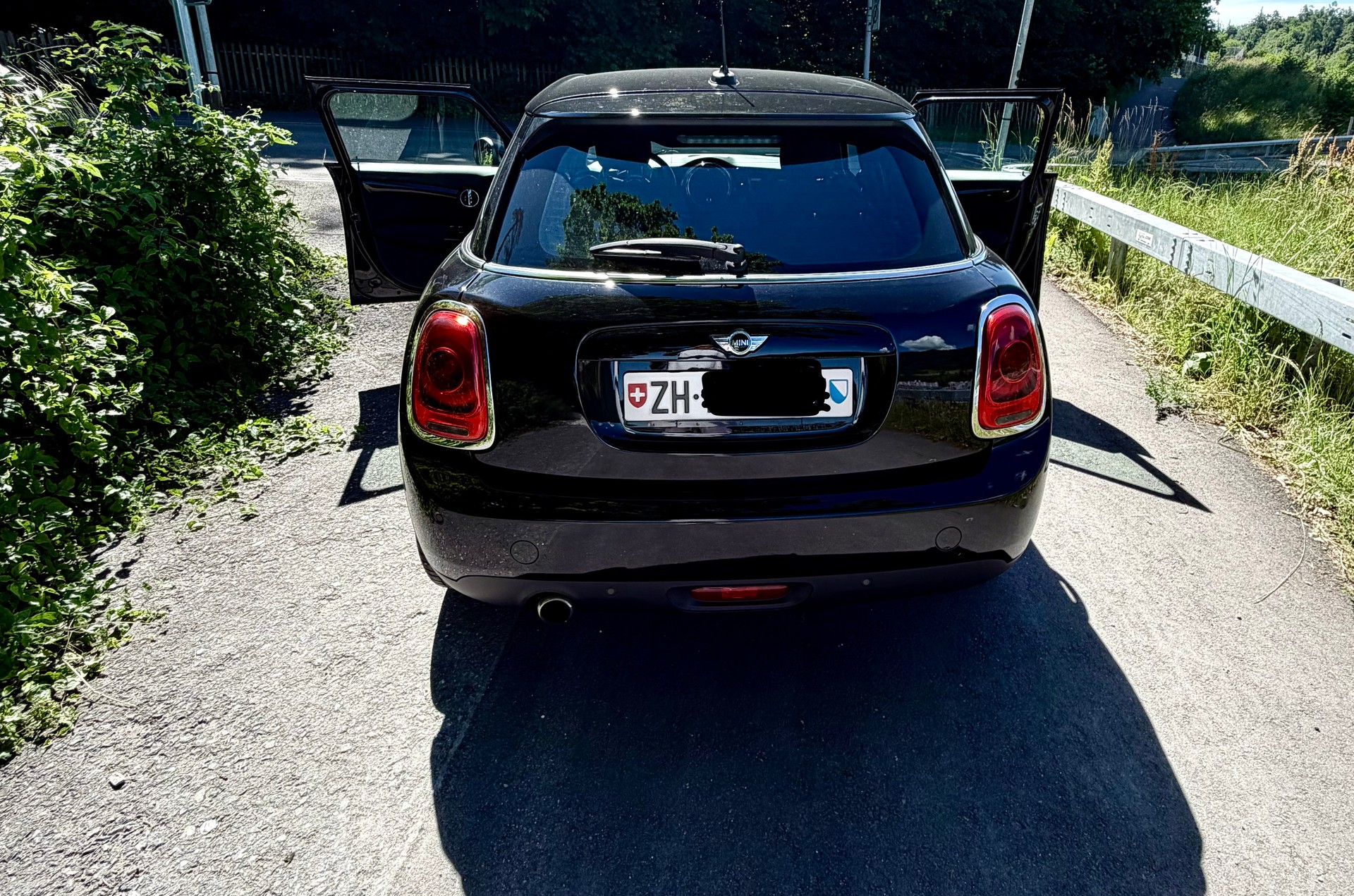 MINI 1.5i Cooper-image-2