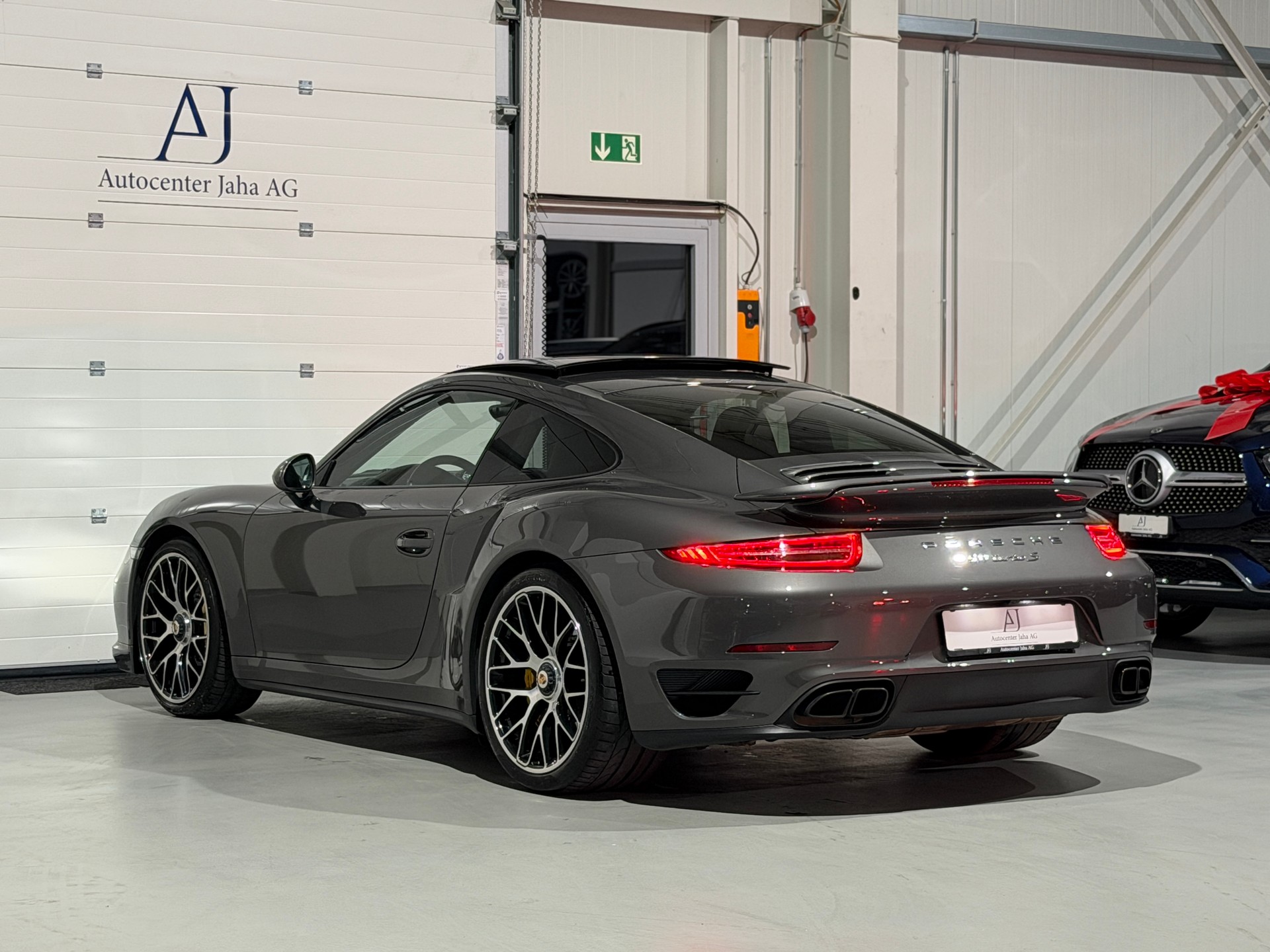 PORSCHE 911 Turbo S PDK (CH)-image-18