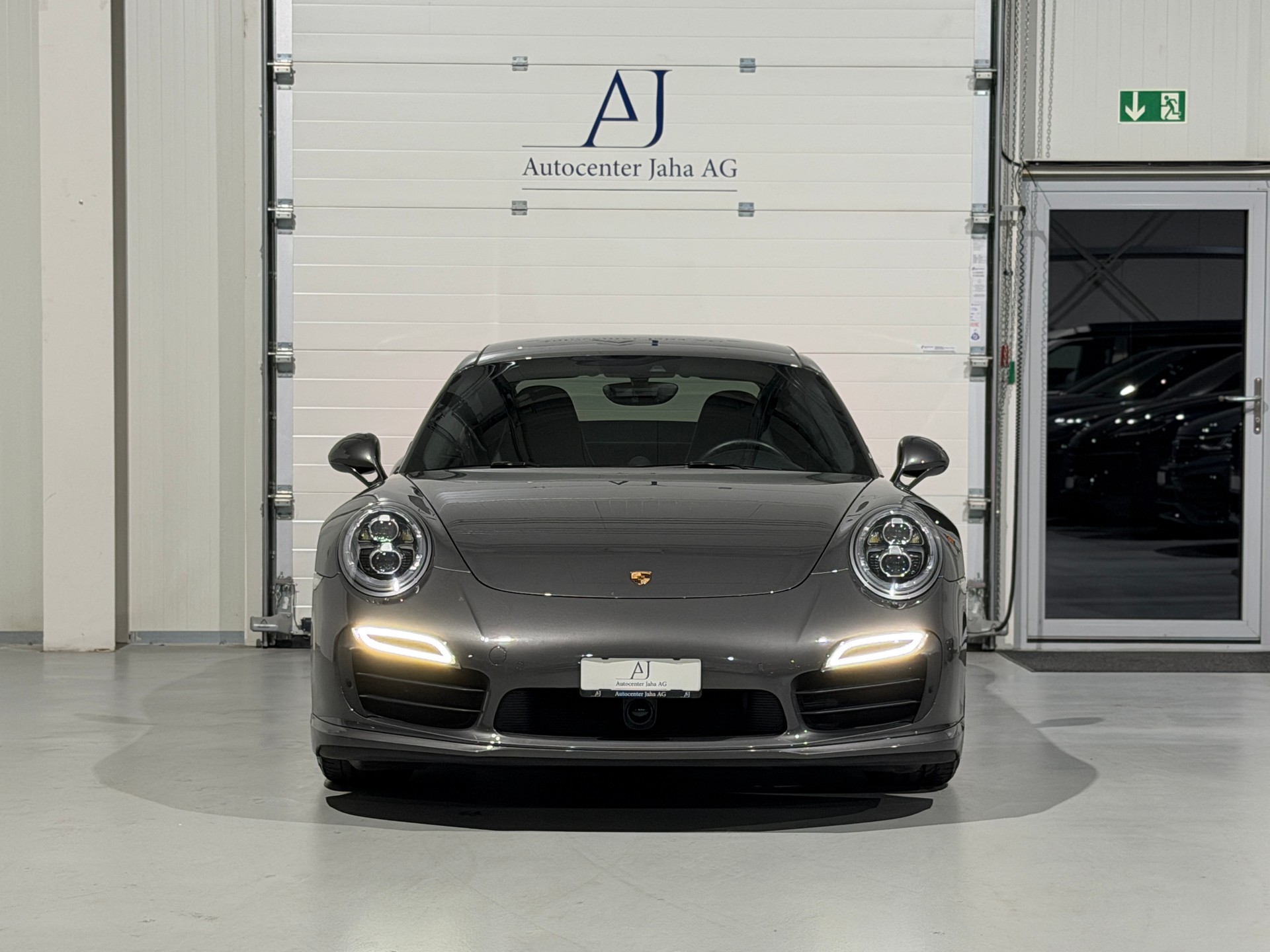 PORSCHE 911 Turbo S PDK (CH)-image-3