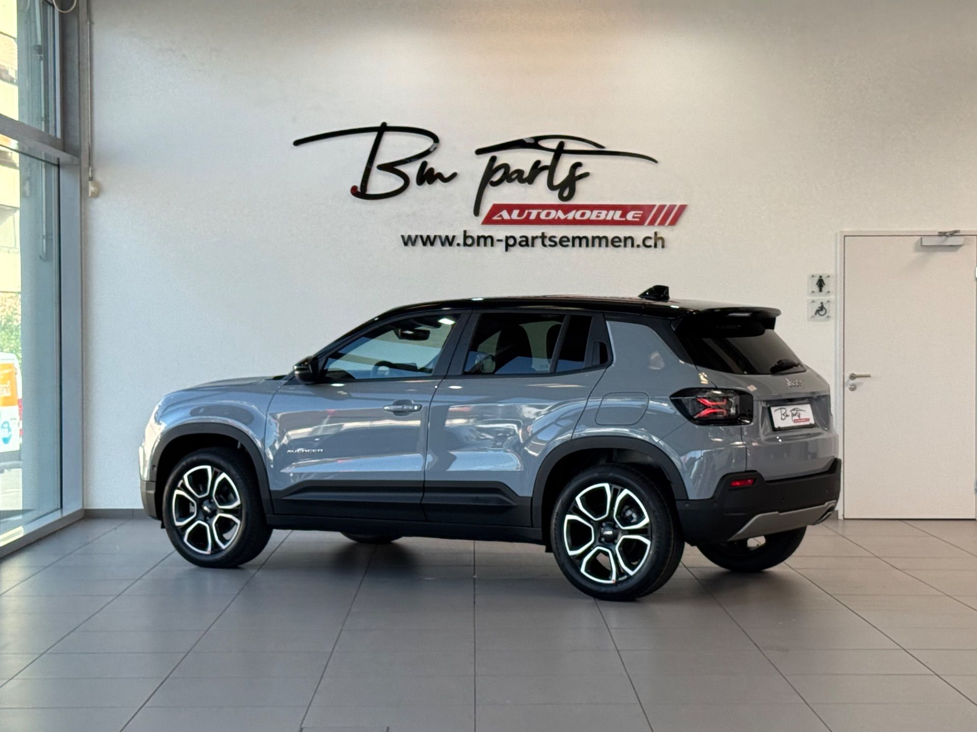 JEEP Avenger 1.2 Turbo MHEV Summit Sky-image-3