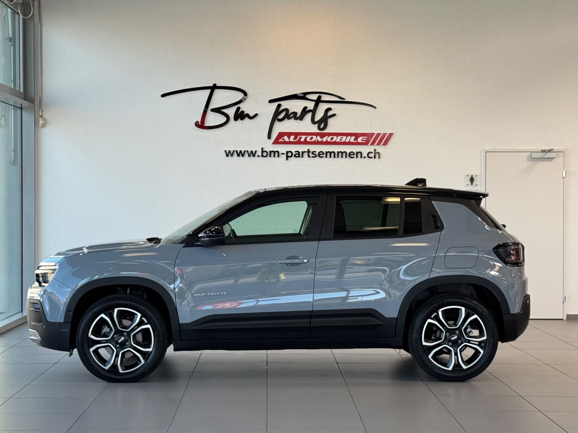 JEEP Avenger 1.2 Turbo MHEV Summit Sky-image-2