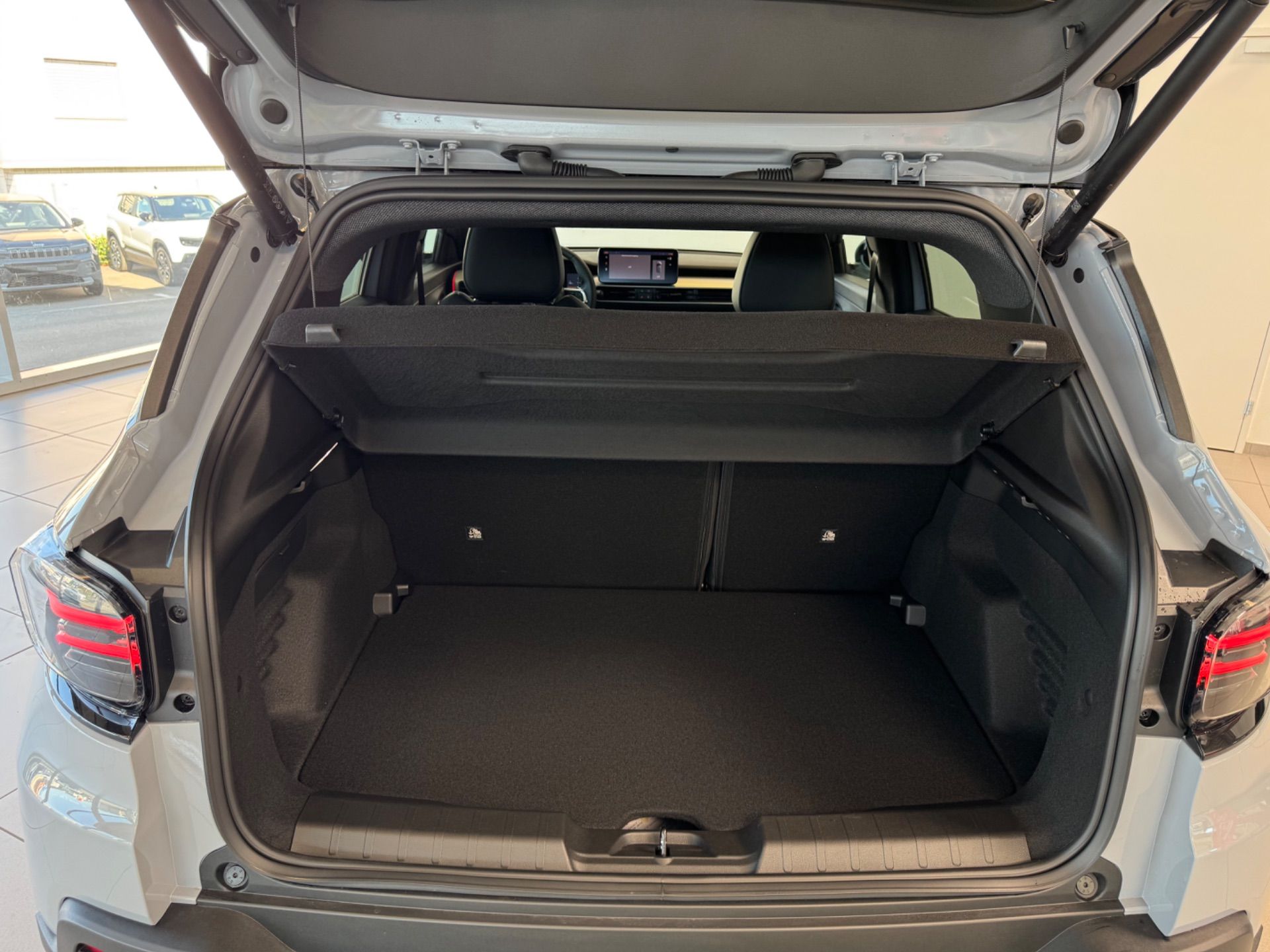 JEEP Avenger 1.2 Turbo MHEV Summit Sky-image-22