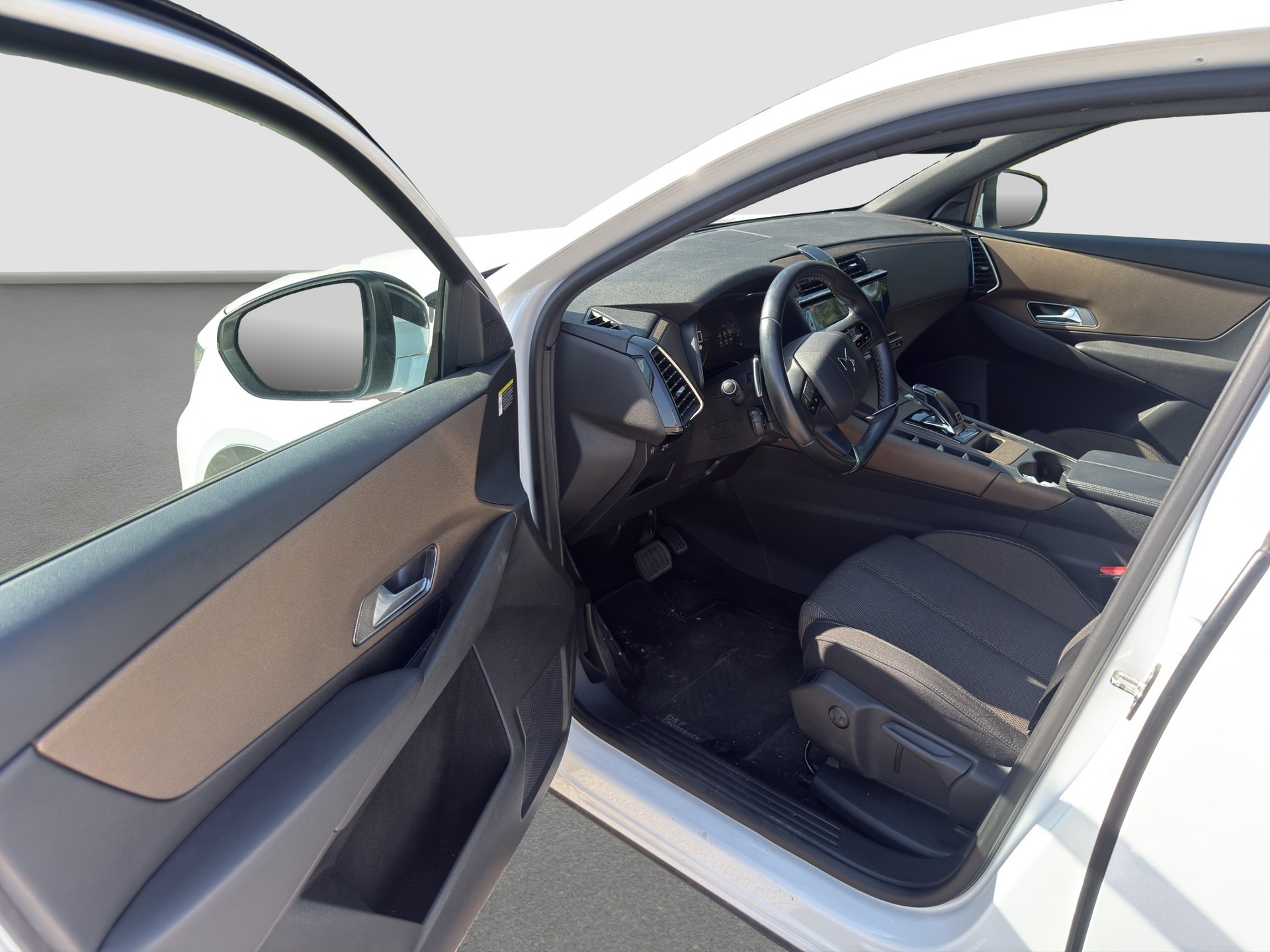 DS AUTOMOBILES DS 7 Crossback 1.5 BlueHDi Bastille+ EAT8 ** Frisch ab MFK und Service **-image-6
