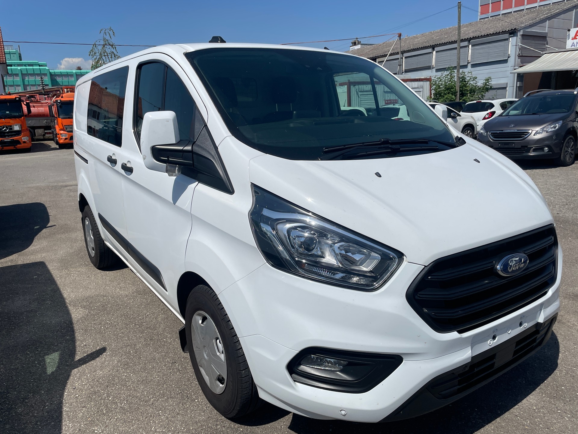 FORD Transit Custom Van 300 L1H1 Limited-image-1