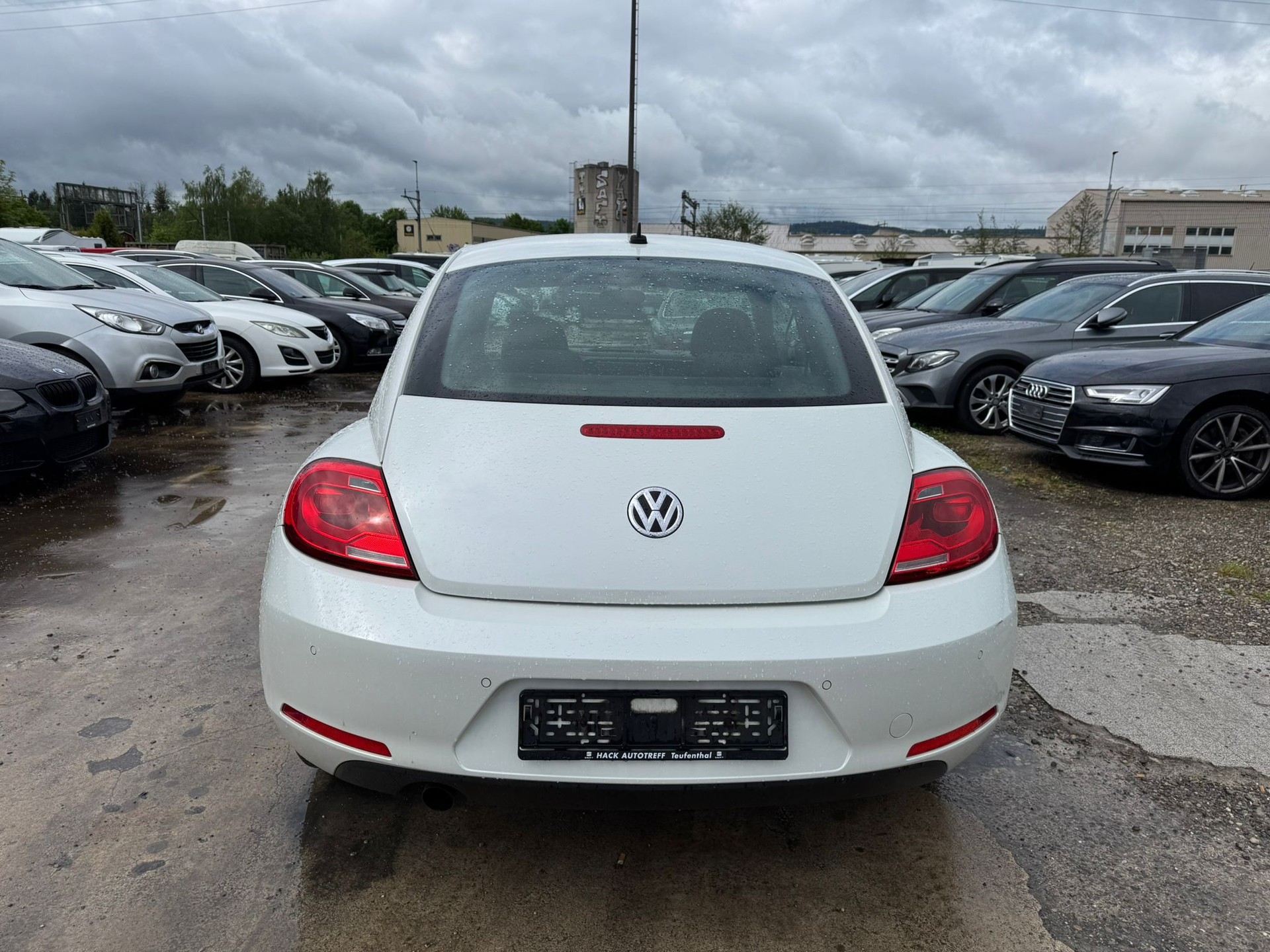 VW Beetle 1.6 TDI Design-image-3