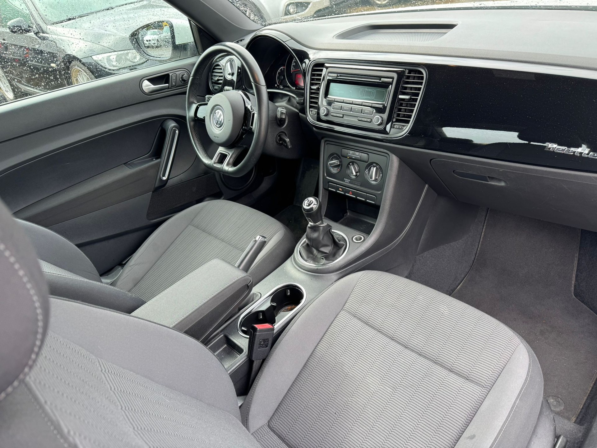 VW Beetle 1.6 TDI Design-image-8